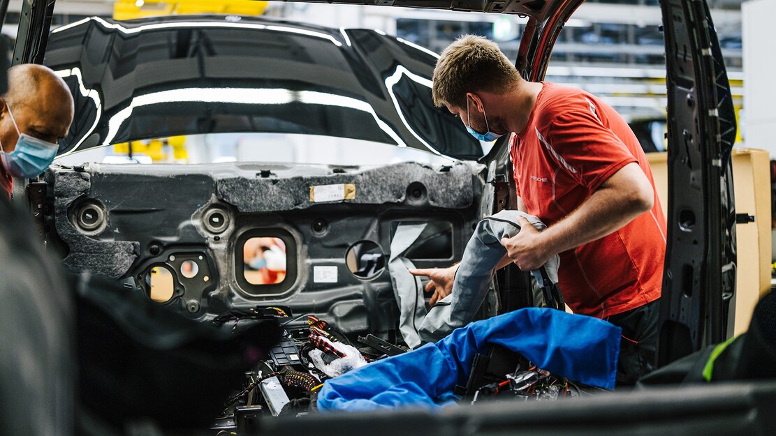 All-Electric Porsche Macan Will Have More Range Than The Taycan