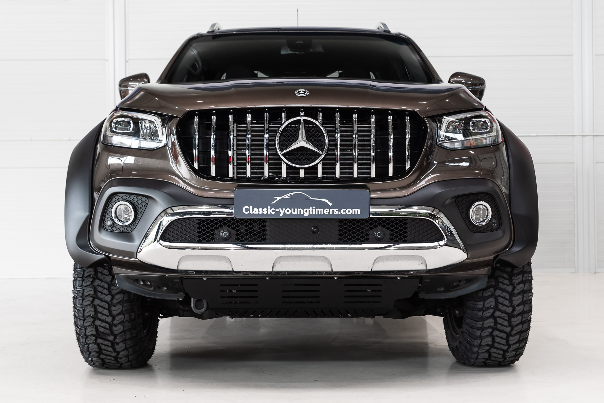 Six-Wheeled Mercedes-Benz X-Class Is One Weird Beast Of A Pickup Truck