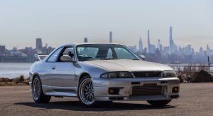 This 1995 Nissan Skyline R33 Gt R V Spec Is A Rare Jdm Classic Carscoops