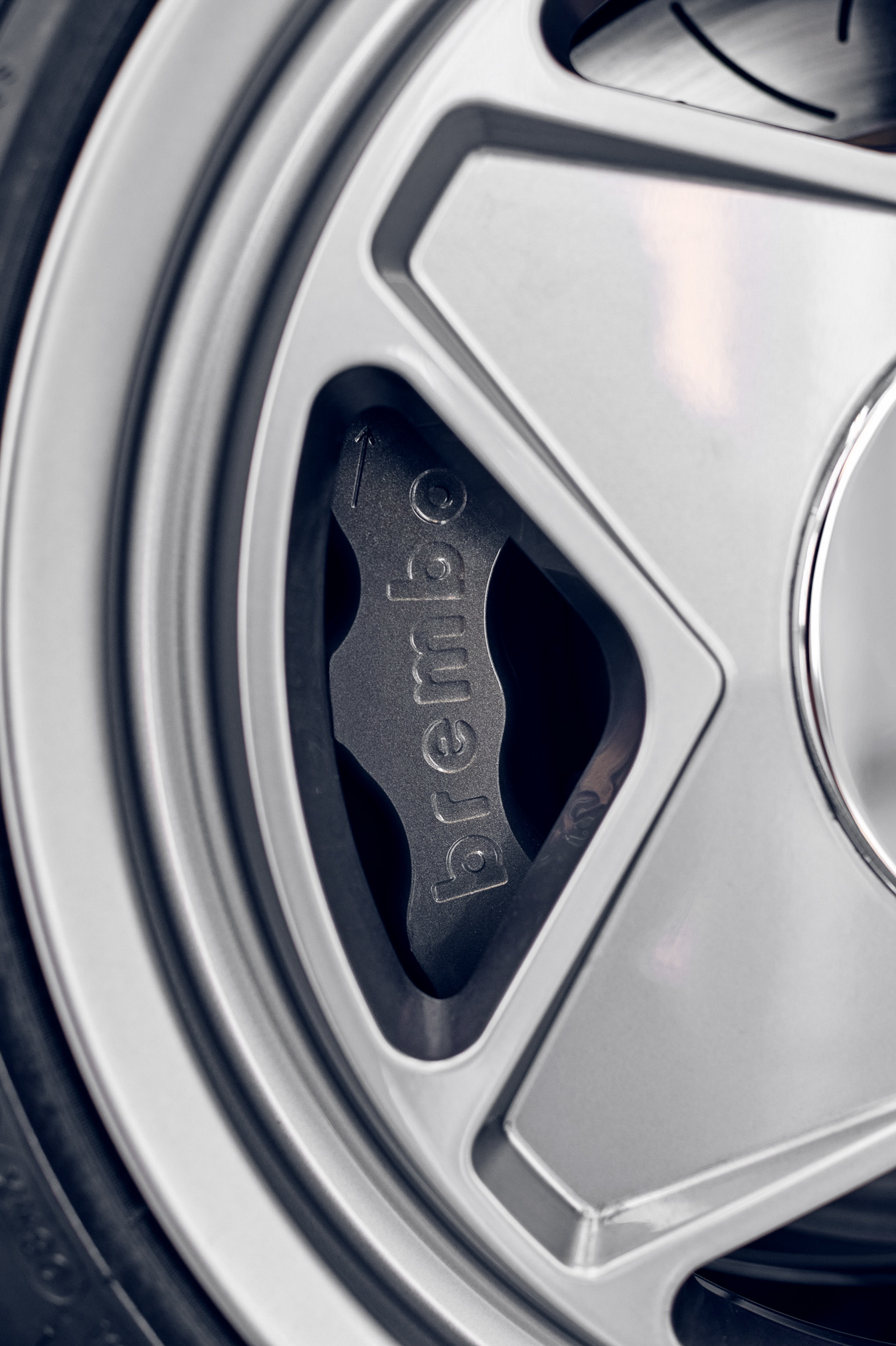 The Ferrari Testarossa Will Get To Sing At 9,000 RPM Thanks To Officine Fioravanti