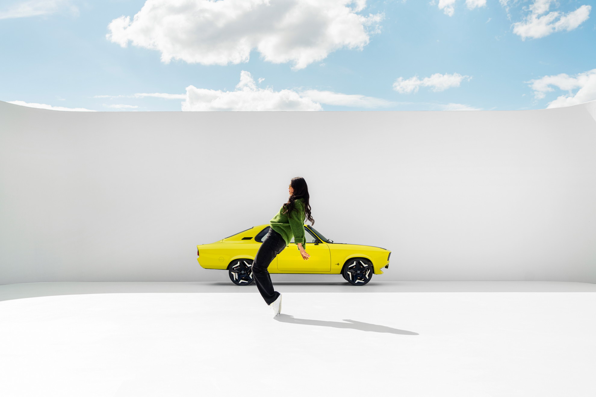 Opel Goes Back To The Future And Brings Us The Manta GSe ElektroMOD Coupe