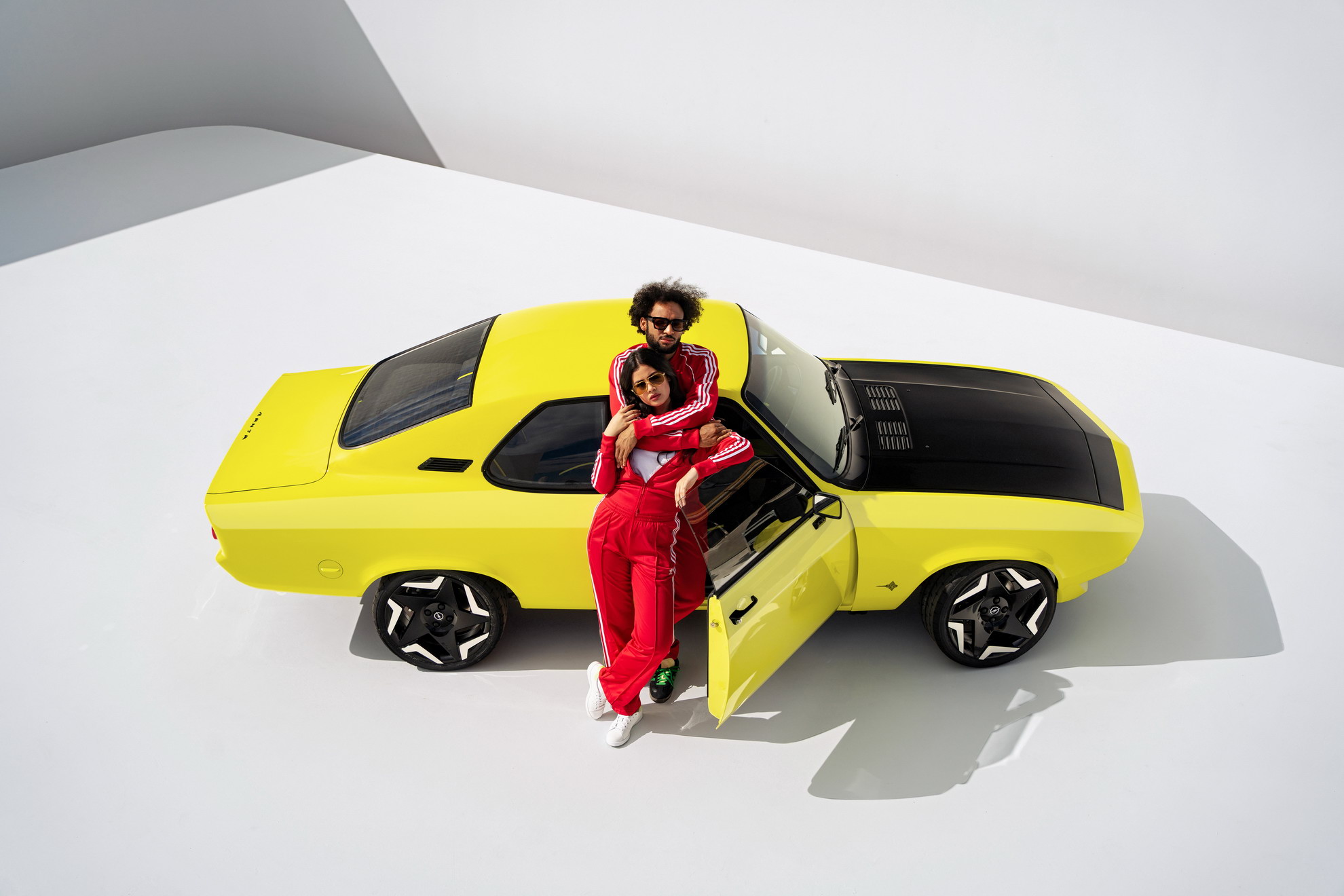 Opel Goes Back To The Future And Brings Us The Manta GSe ElektroMOD Coupe