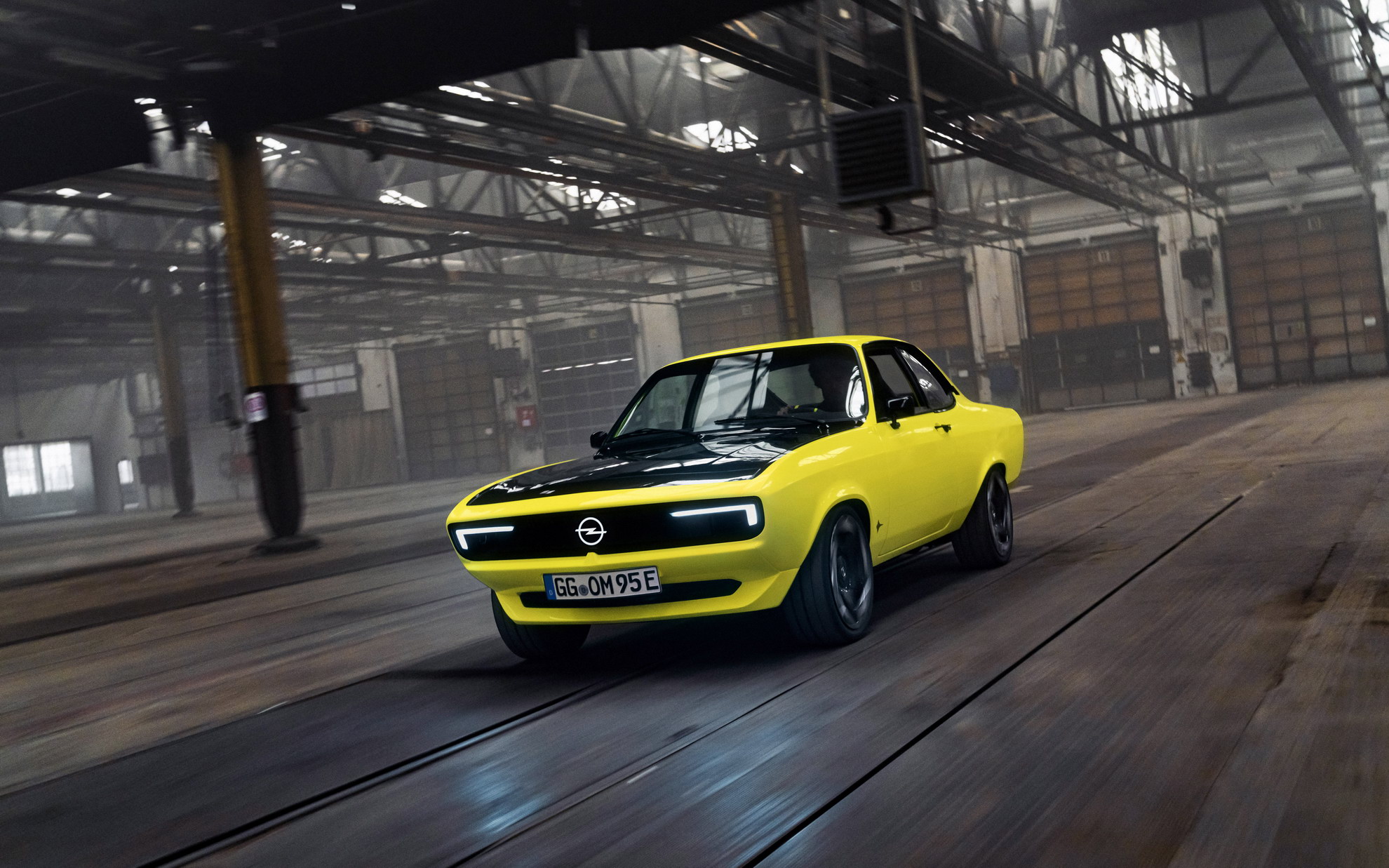 Opel Goes Back To The Future And Brings Us The Manta GSe ElektroMOD Coupe