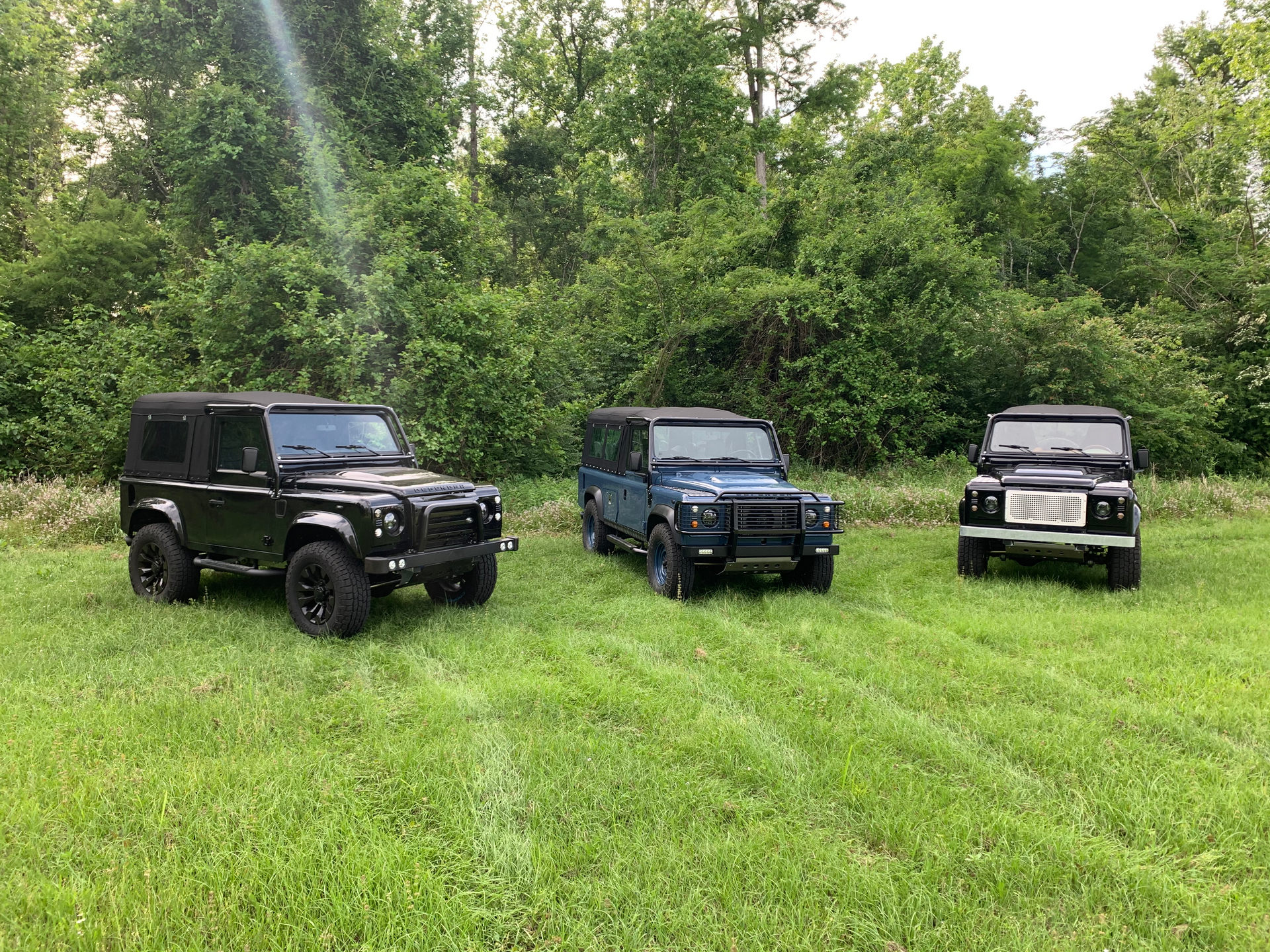 Osprey Unveils Three Wonderful 1997 Land Rover Defender Soft Tops With GM V8