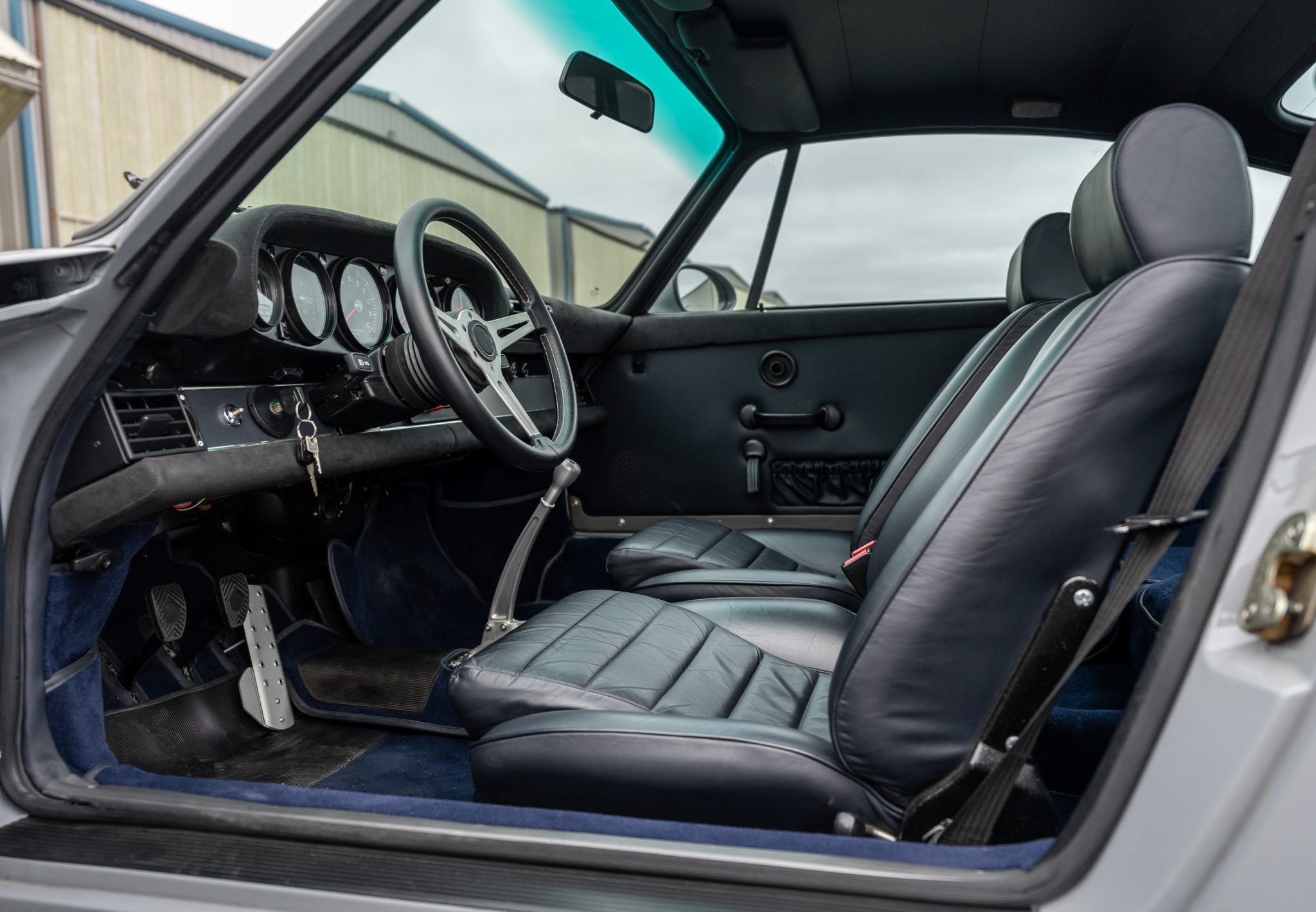 Backdated 1989 Porsche 911 Carrera 3.8L Is Here To Reverse Your Piggy Bank’s Fortunes