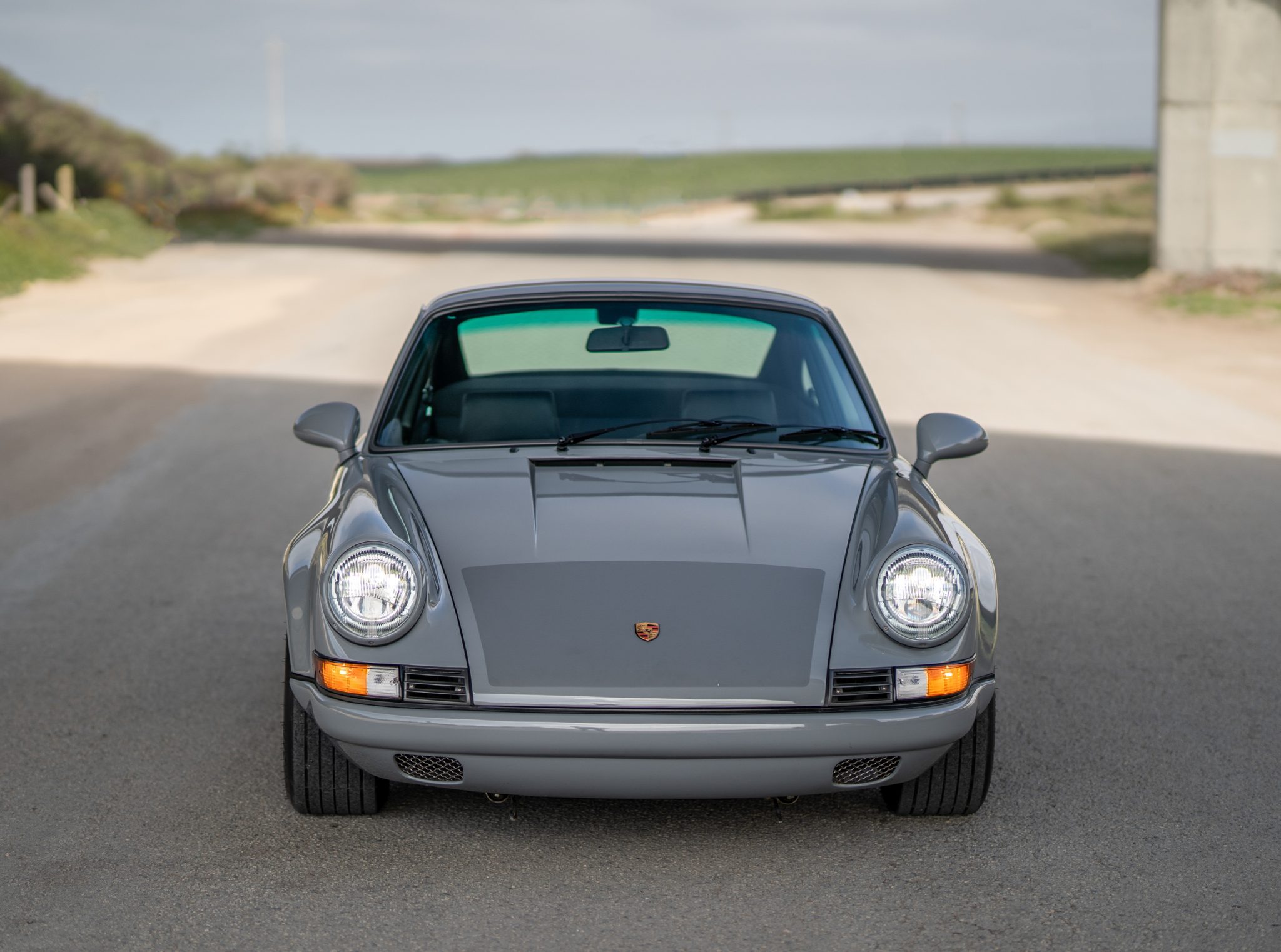 Backdated 1989 Porsche 911 Carrera 3.8L Is Here To Reverse Your Piggy Bank’s Fortunes