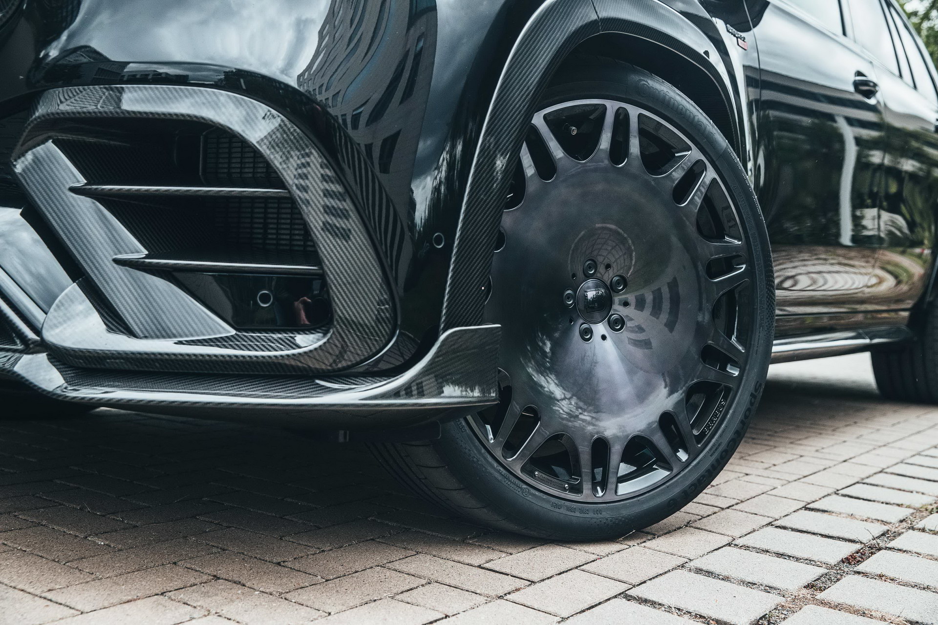 Brabus Puts Mercedes-AMG GLS 63 Into A Nightclub Bouncer Suit