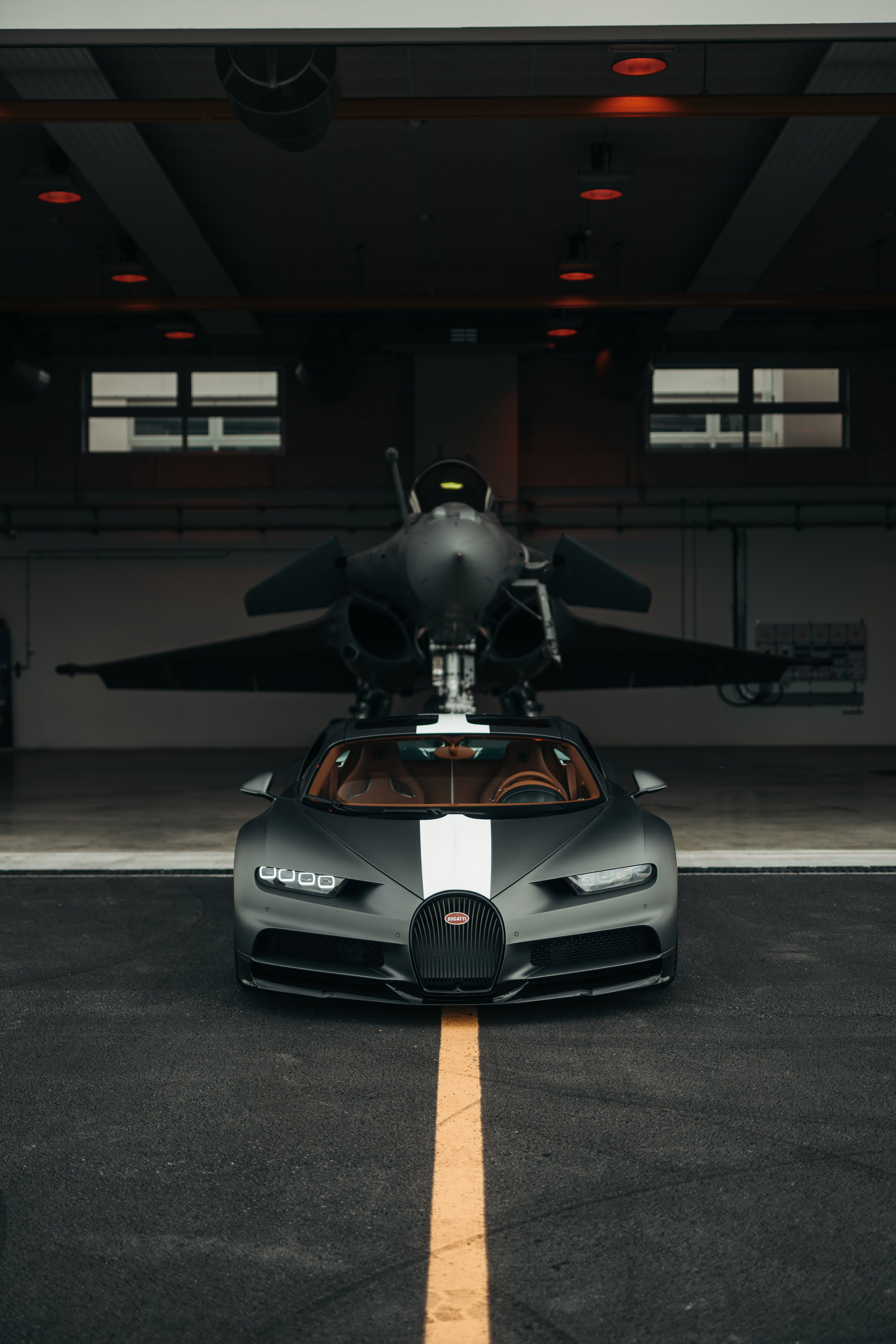 Bugatti Chiron Sport And Rafale Fighter Jet Meet In Asphalt-Vibrating Race