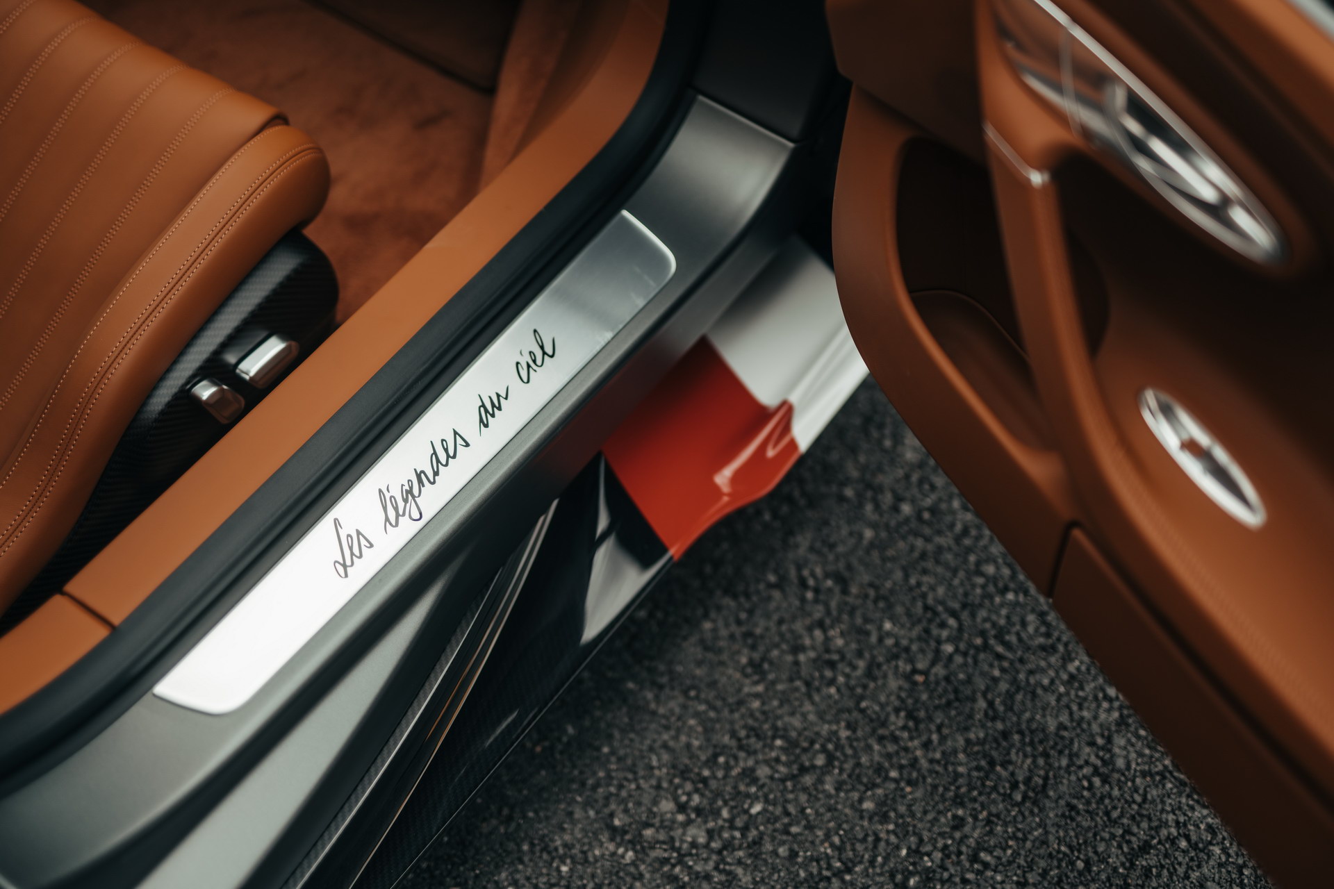 Bugatti Chiron Sport And Rafale Fighter Jet Meet In Asphalt-Vibrating Race