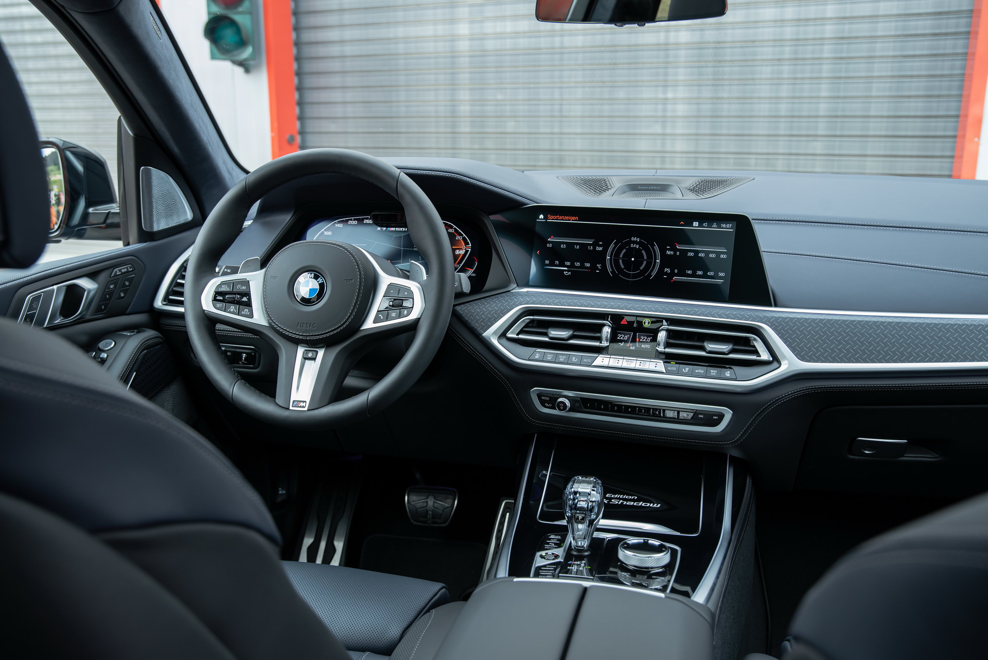 BMW X7 Goes Searching For An M Badge, Finds Dahler Who Gives It 630 PS