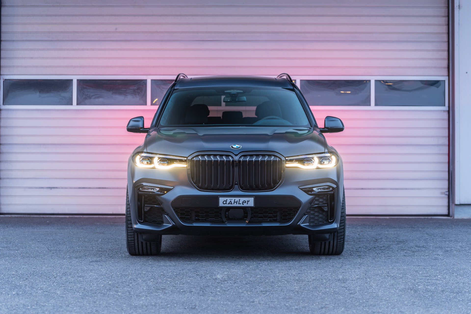BMW X7 Goes Searching For An M Badge, Finds Dahler Who Gives It 630 PS