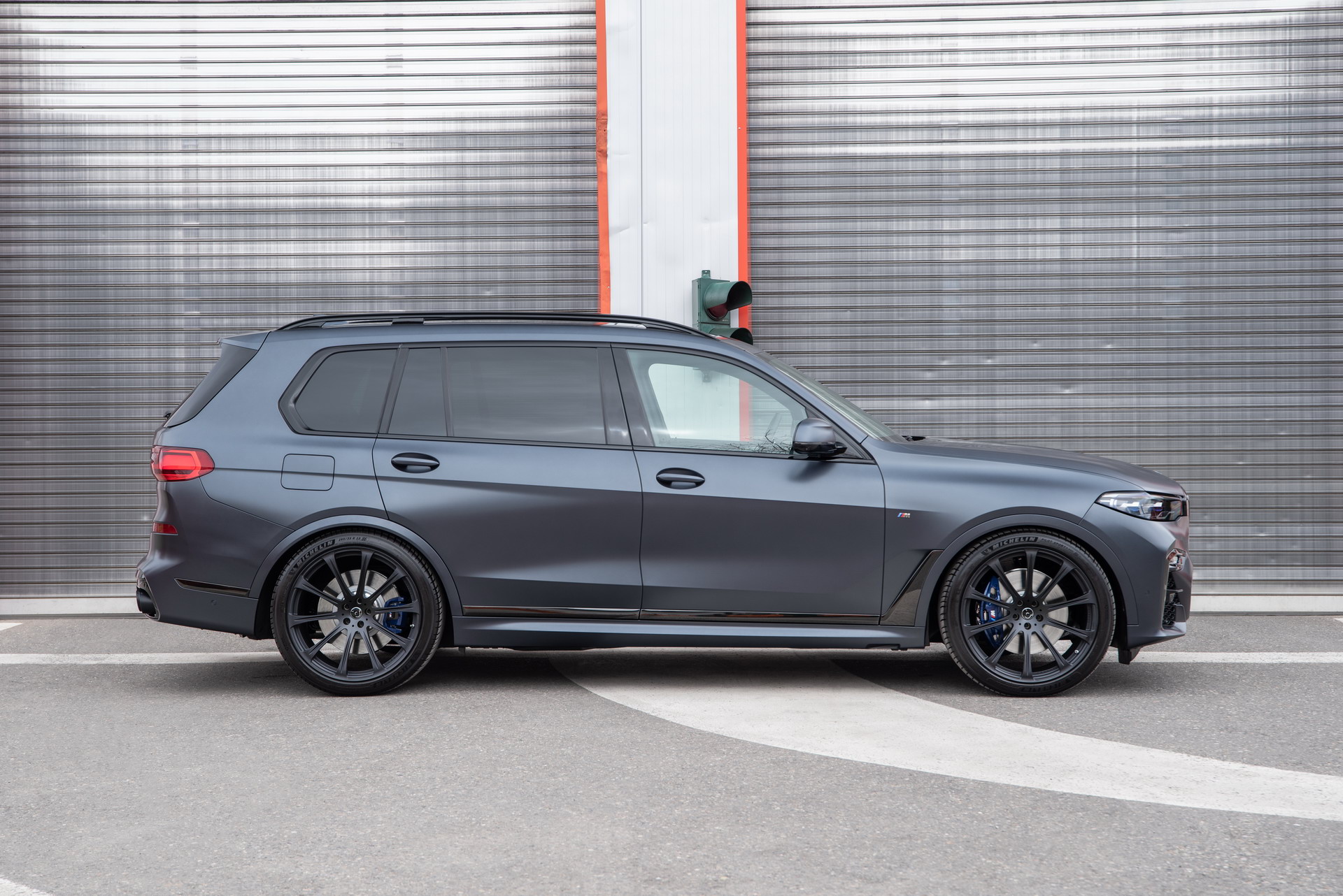 BMW X7 Goes Searching For An M Badge, Finds Dahler Who Gives It 630 PS