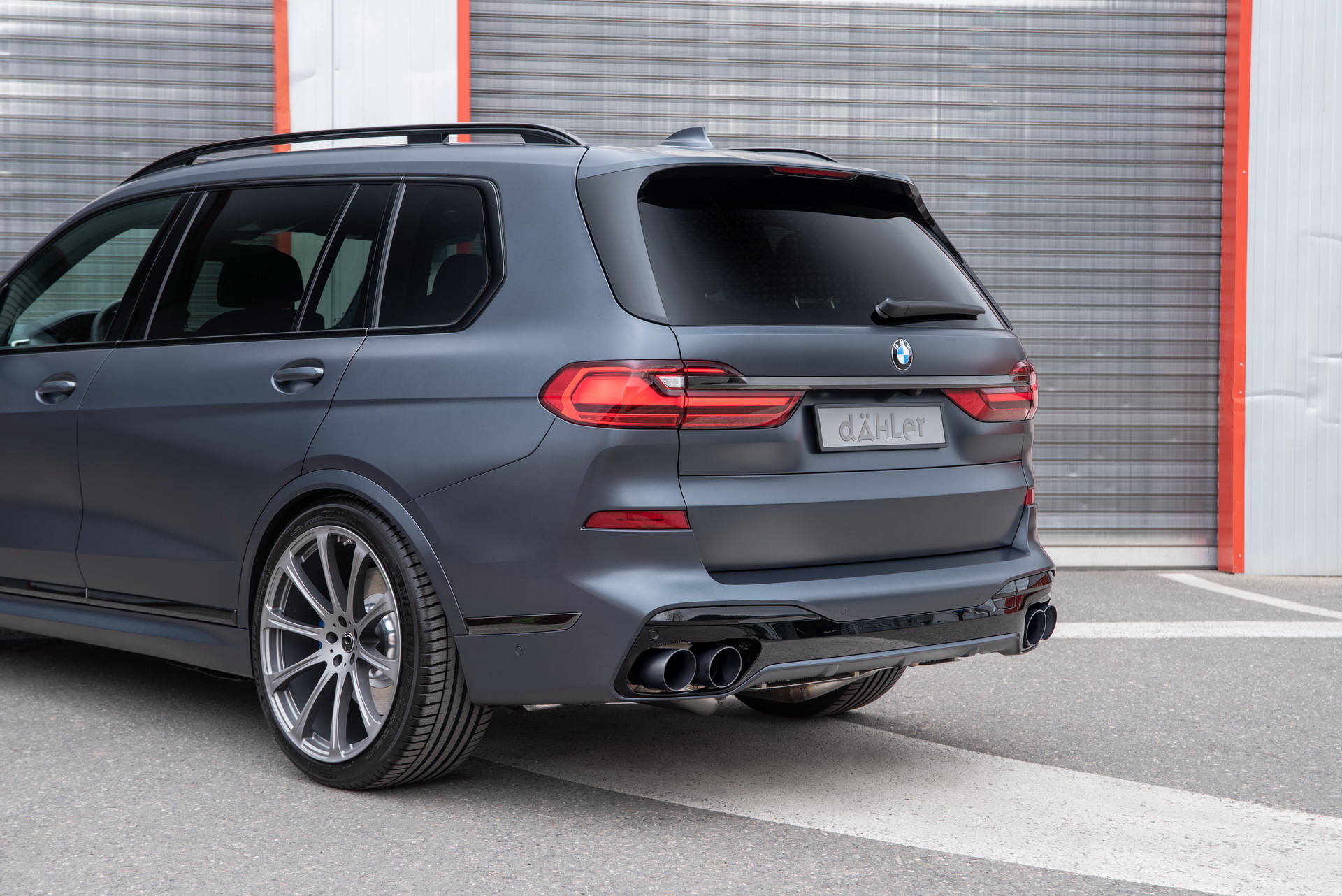 BMW X7 Goes Searching For An M Badge, Finds Dahler Who Gives It 630 PS