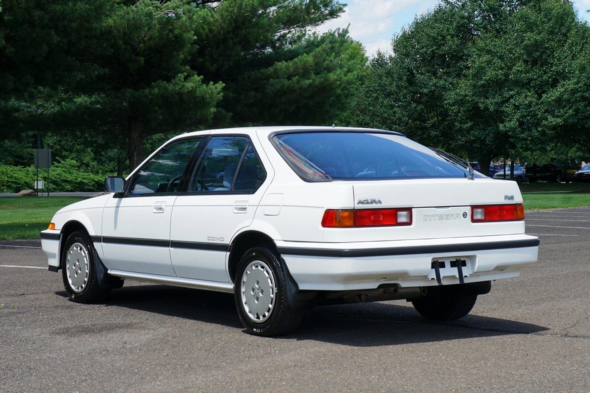 This 22k-Mile Acura Integra RS Is A True ’80s Time Capsule