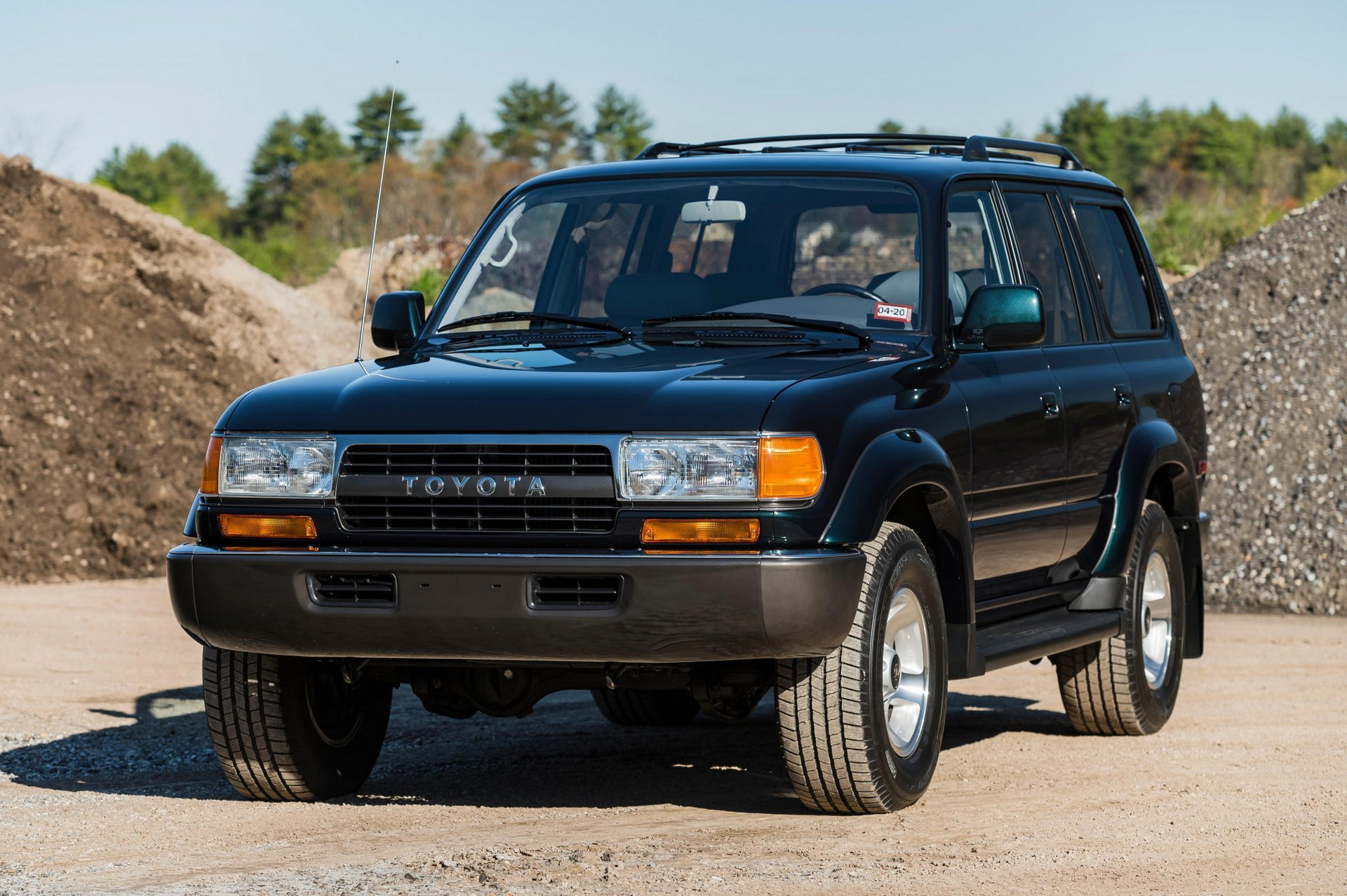 A 1k-Mile 1994 Toyota Land Cruiser Just Sold For A Whopping $136,000