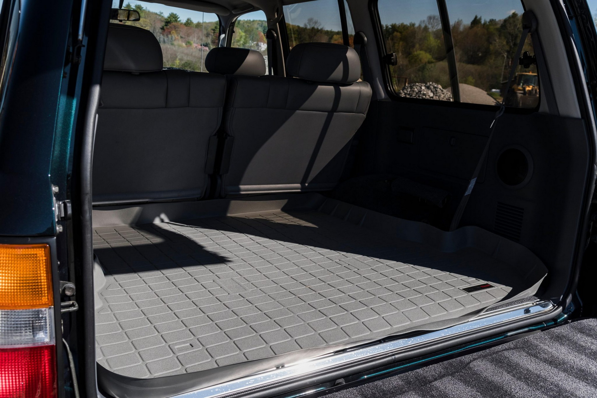 A 1k-Mile 1994 Toyota Land Cruiser Just Sold For A Whopping $136,000