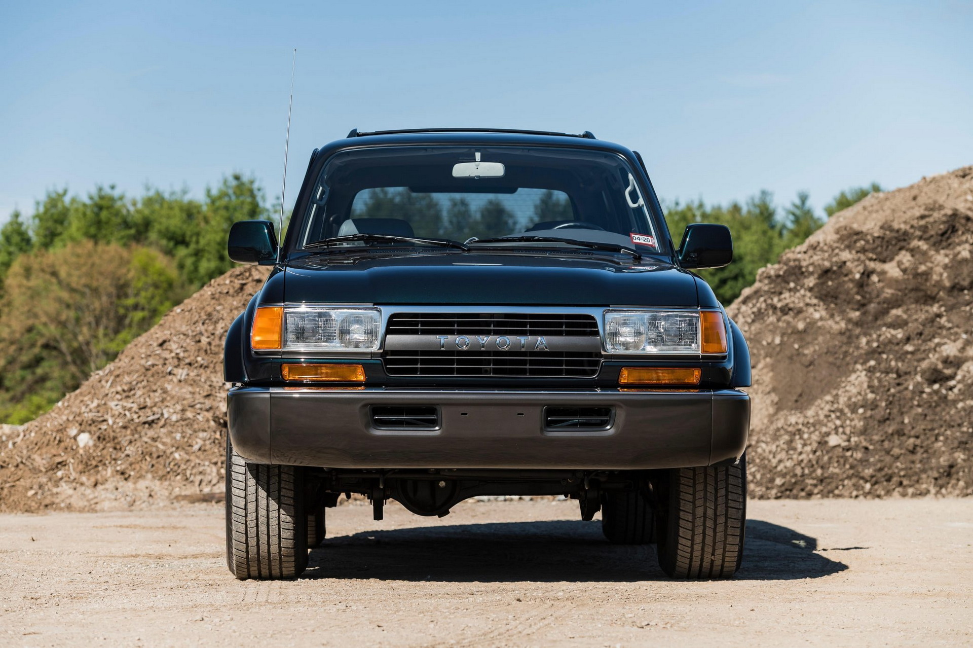 A 1k-Mile 1994 Toyota Land Cruiser Just Sold For A Whopping $136,000