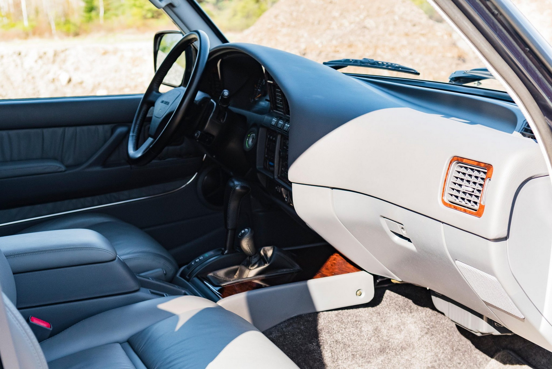 A 1k-Mile 1994 Toyota Land Cruiser Just Sold For A Whopping $136,000