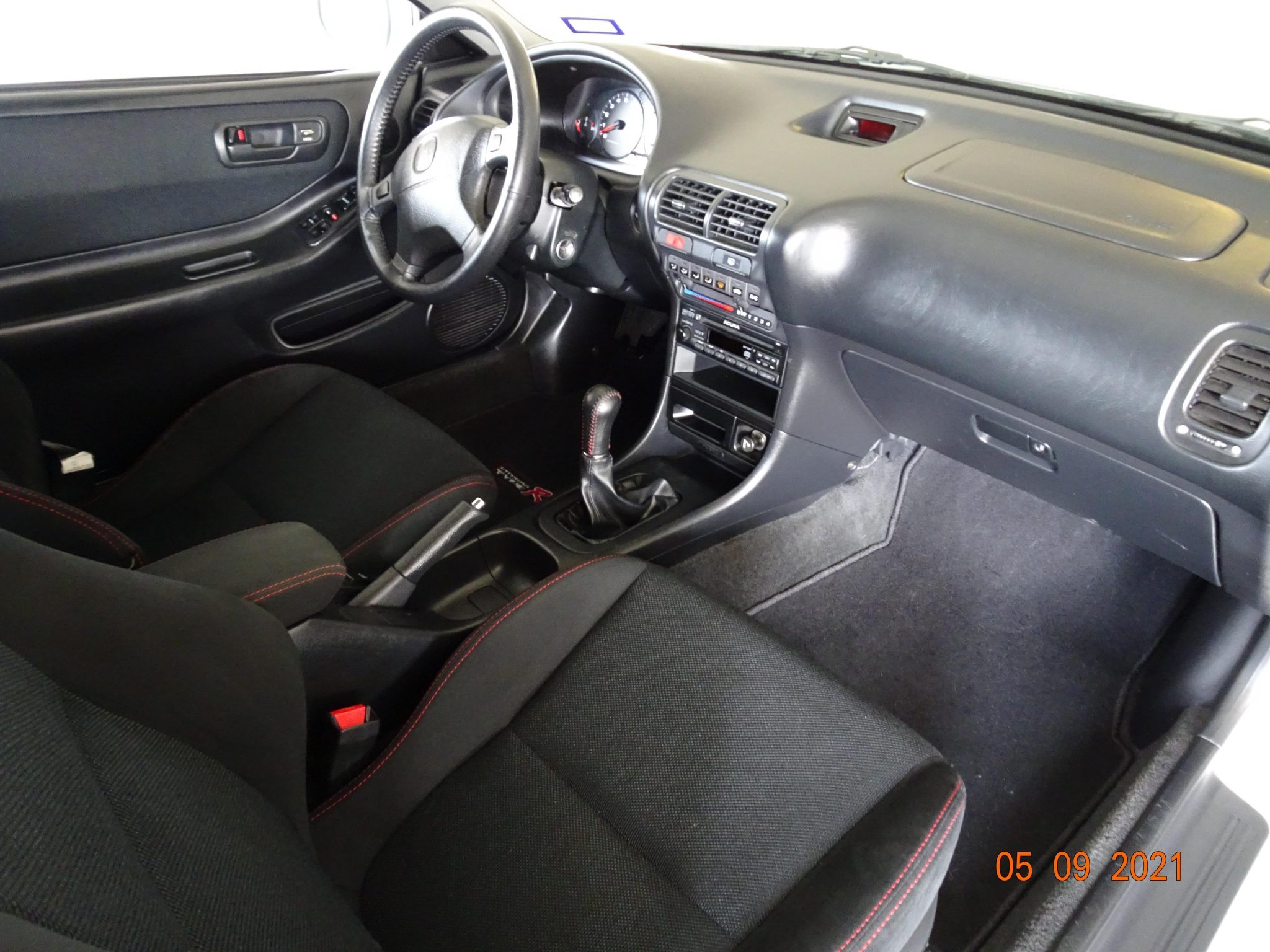 Seller Crashes Acura Integra Type R He Sold For $51,000 On BaT Right After Auction Ended