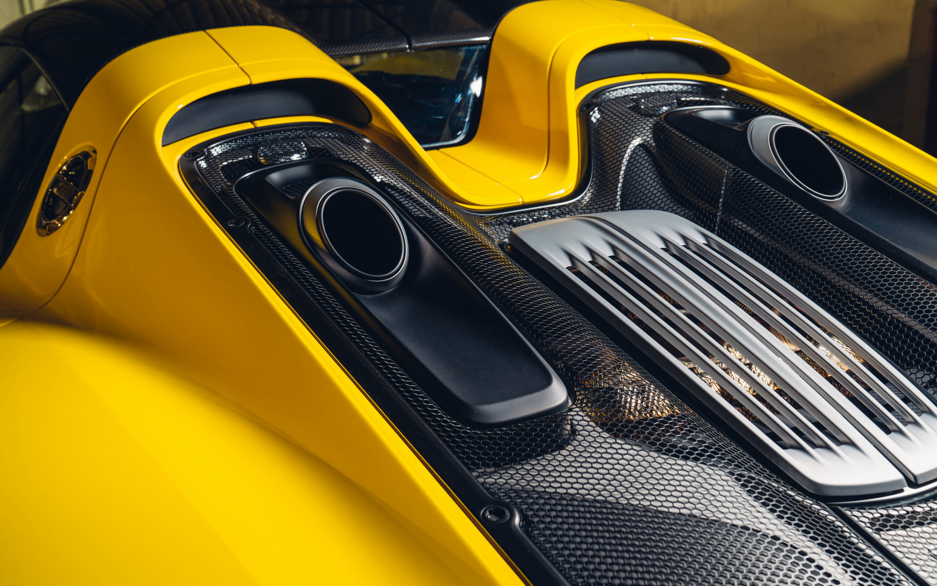 This Yellow Porsche 918 Spyder Has A $1.2 Million Asking Price