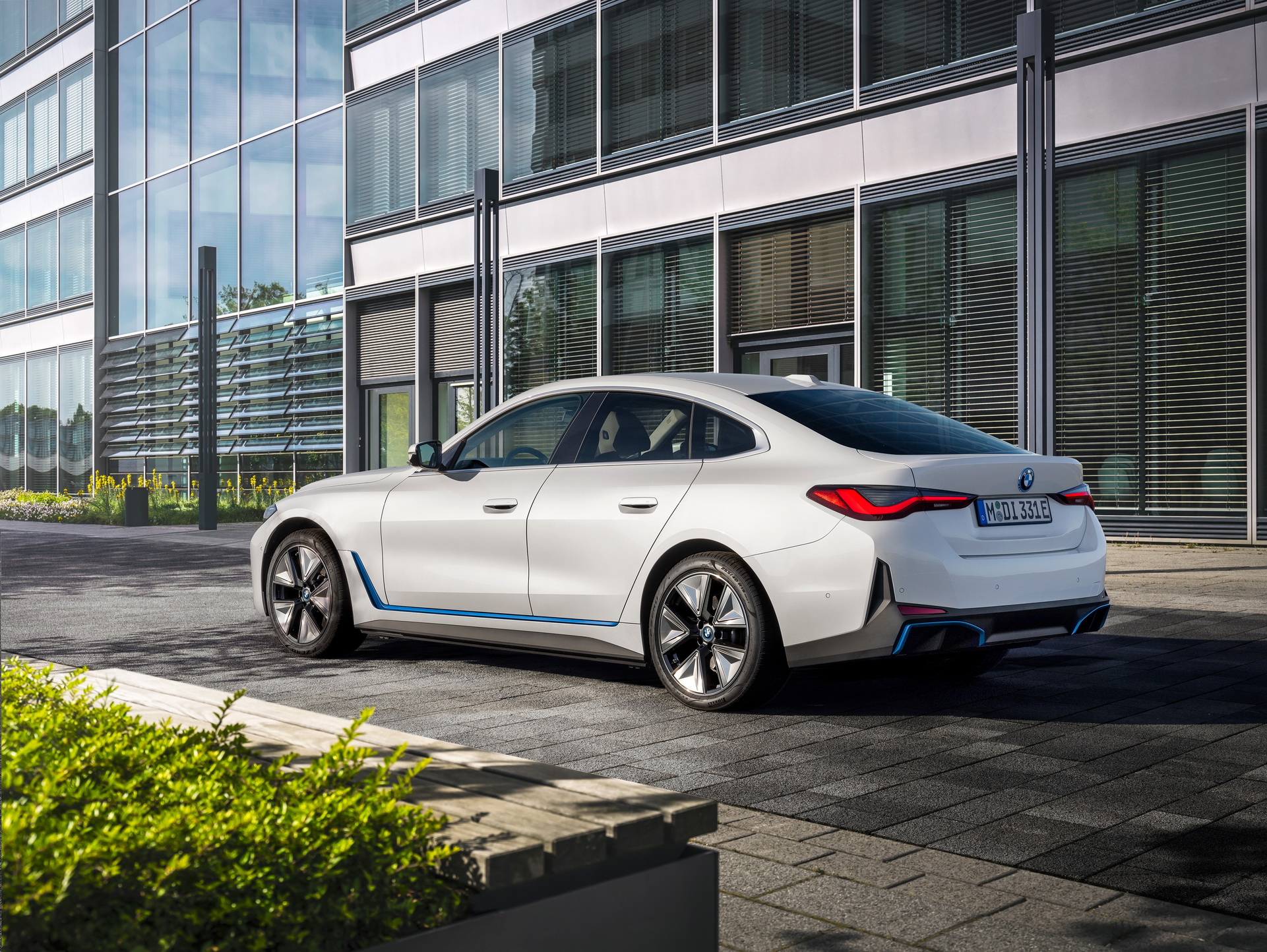 BMW Prices New Electric i4 Sedan From A$99,900 To A$124,900 In Australia