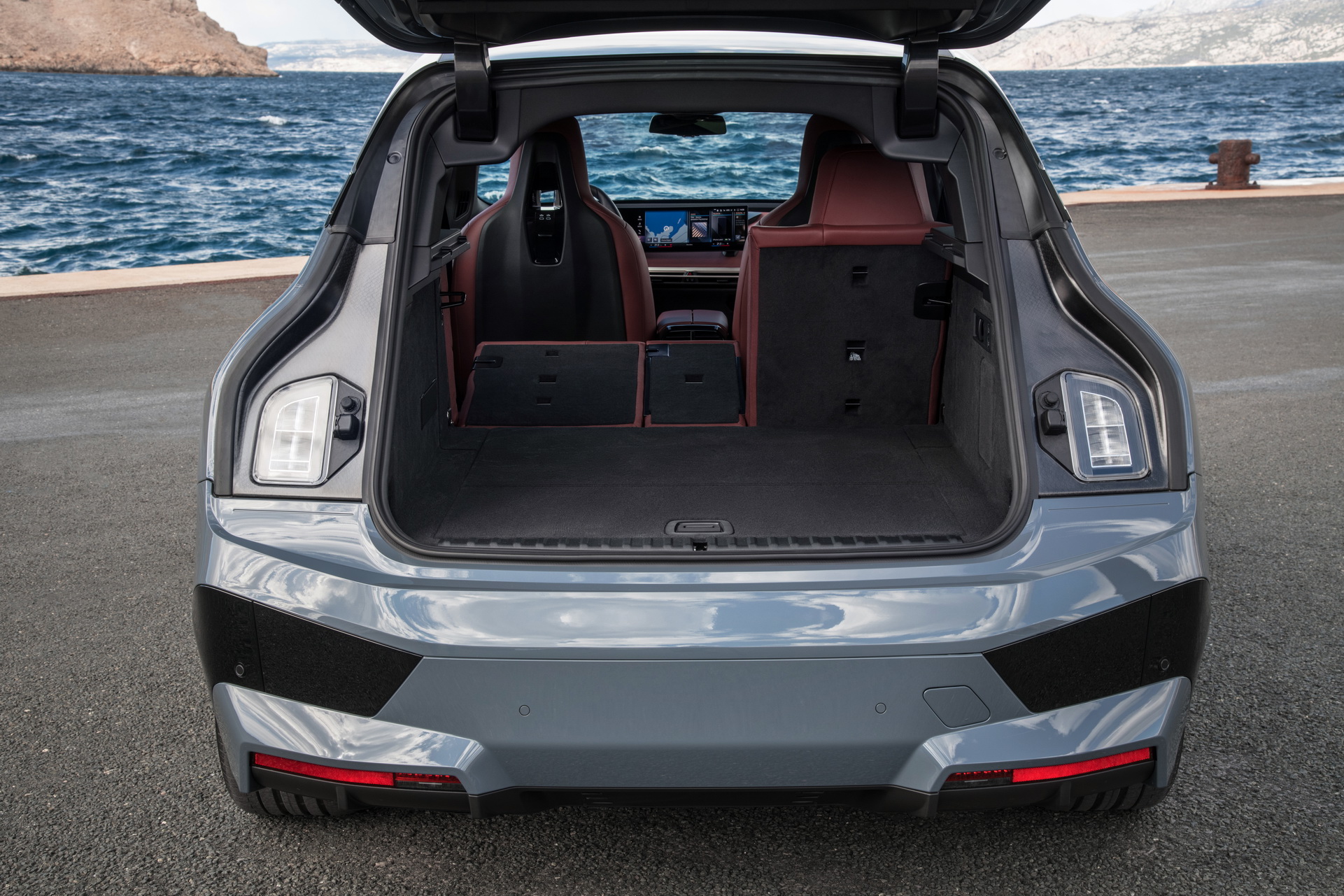 BMW’s 2022 iX xDrive50 Is A Big Electric SUV That’ll Cost You At Least $83,200