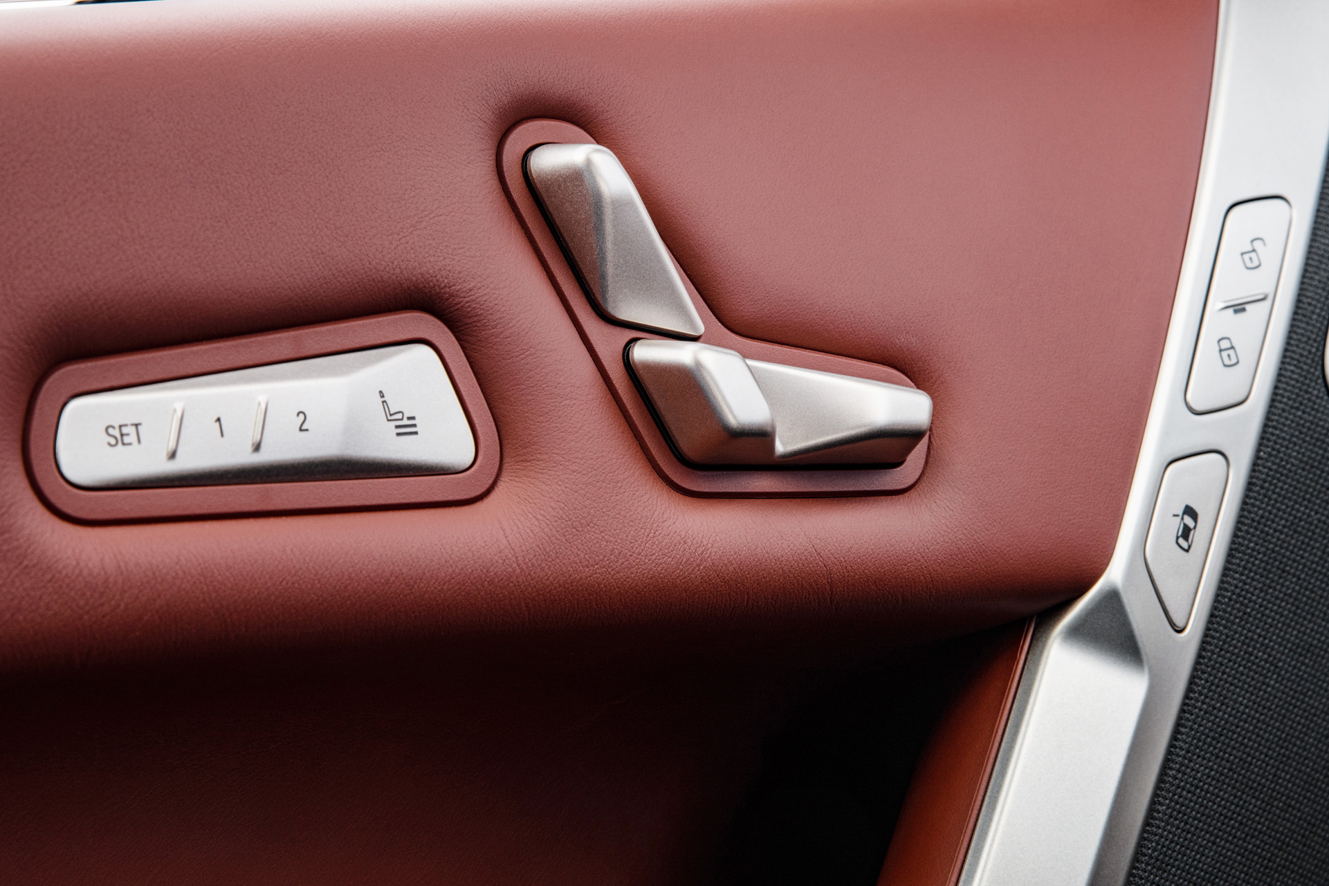 BMW’s 2022 iX xDrive50 Is A Big Electric SUV That’ll Cost You At Least $83,200