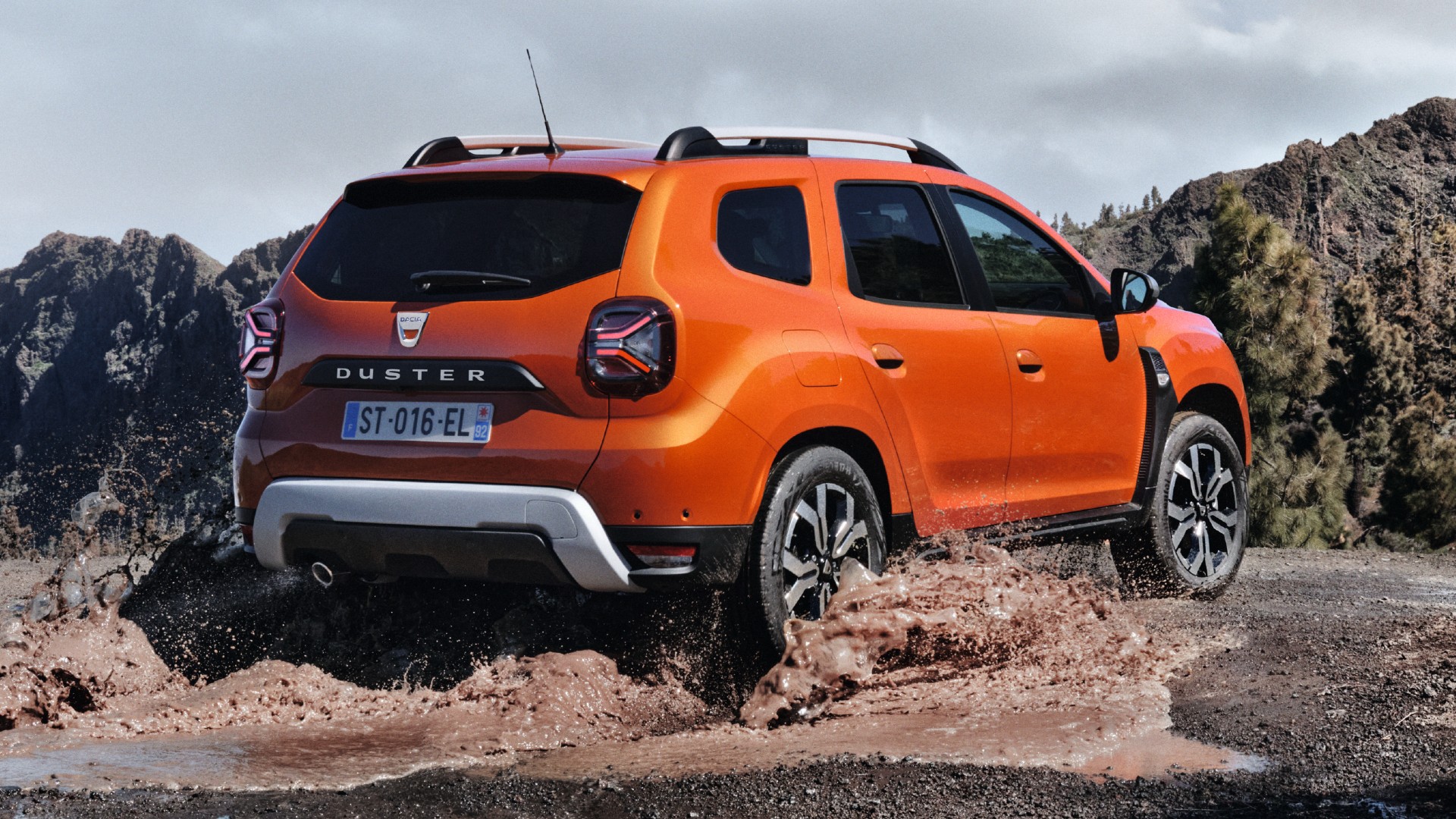 Dacia Duster S Successor To Remain Affordable And Off Road Focused Despite Electrification Carscoops