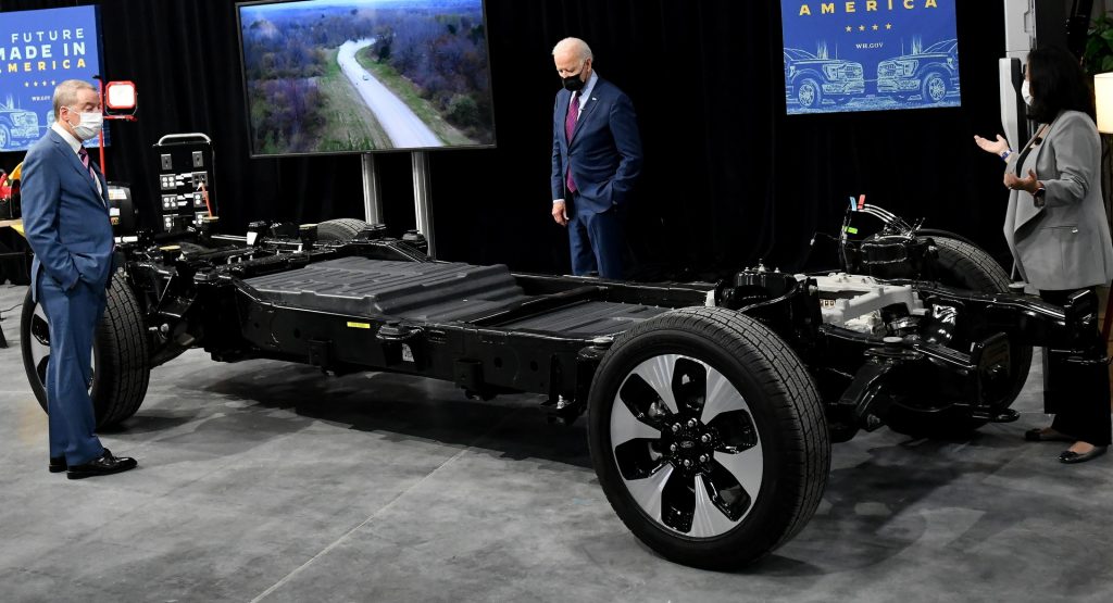  Biden Administration’s Electric Vehicle Investment To Include Battery Recycling Push