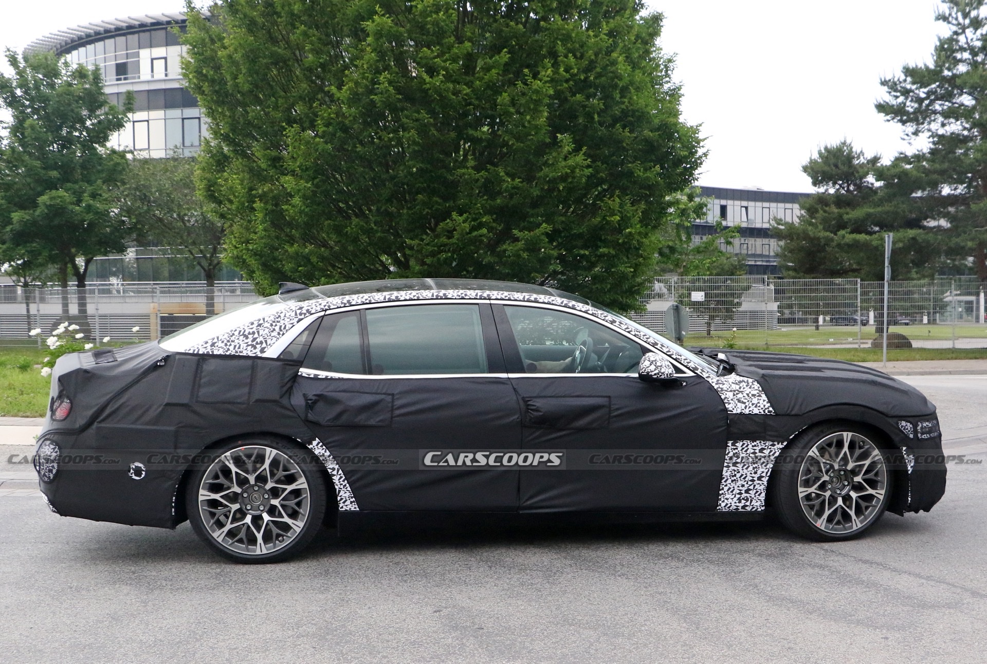 2022 Genesis G90 Spied Ahead Of Possible Year End Launch