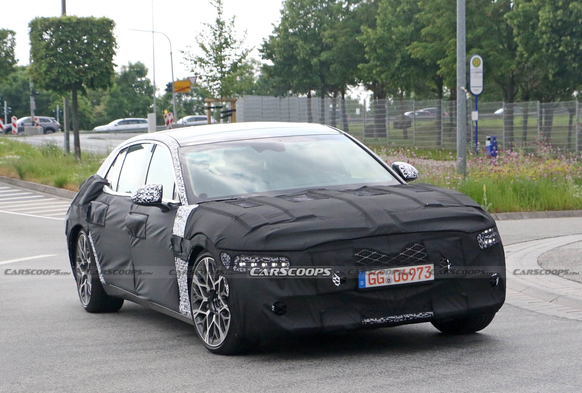 2022 Genesis G90 Spied Ahead Of Possible Year End Launch