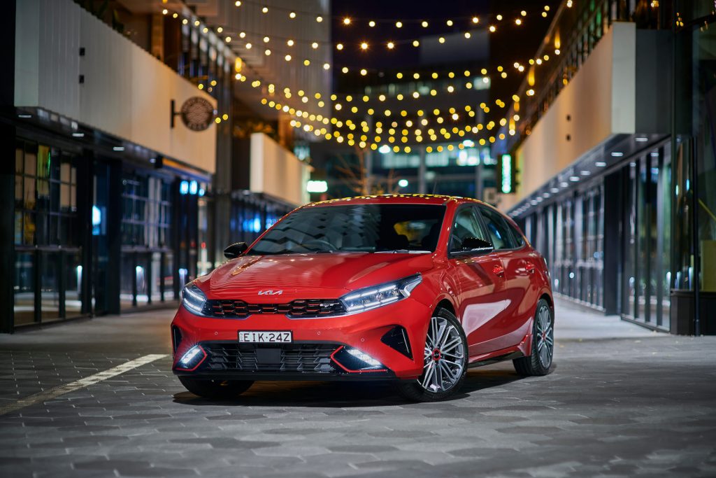 Kia cerato 2022 года