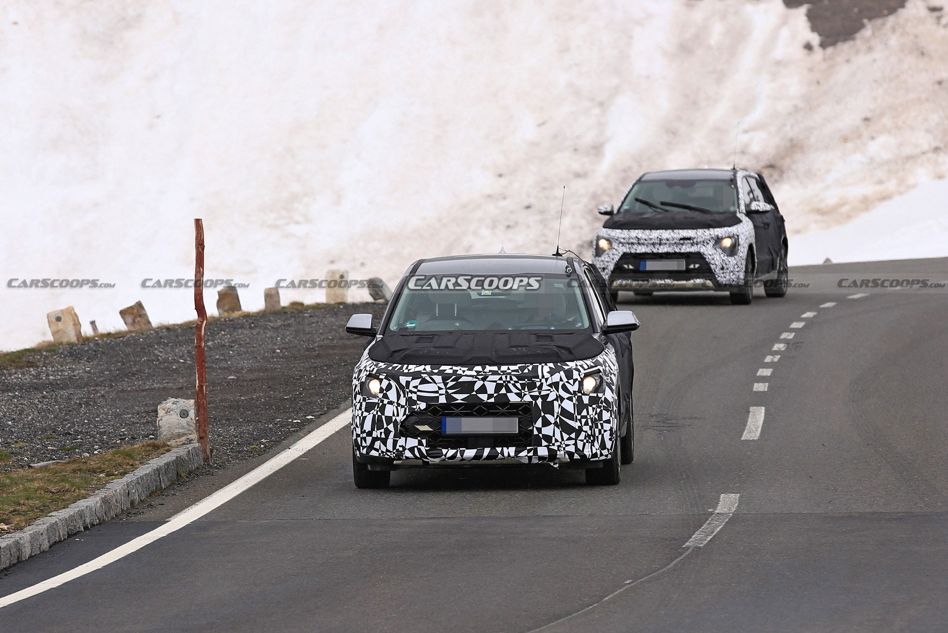 Next-Gen Kia Niro Strips Down, Shows Off New Details