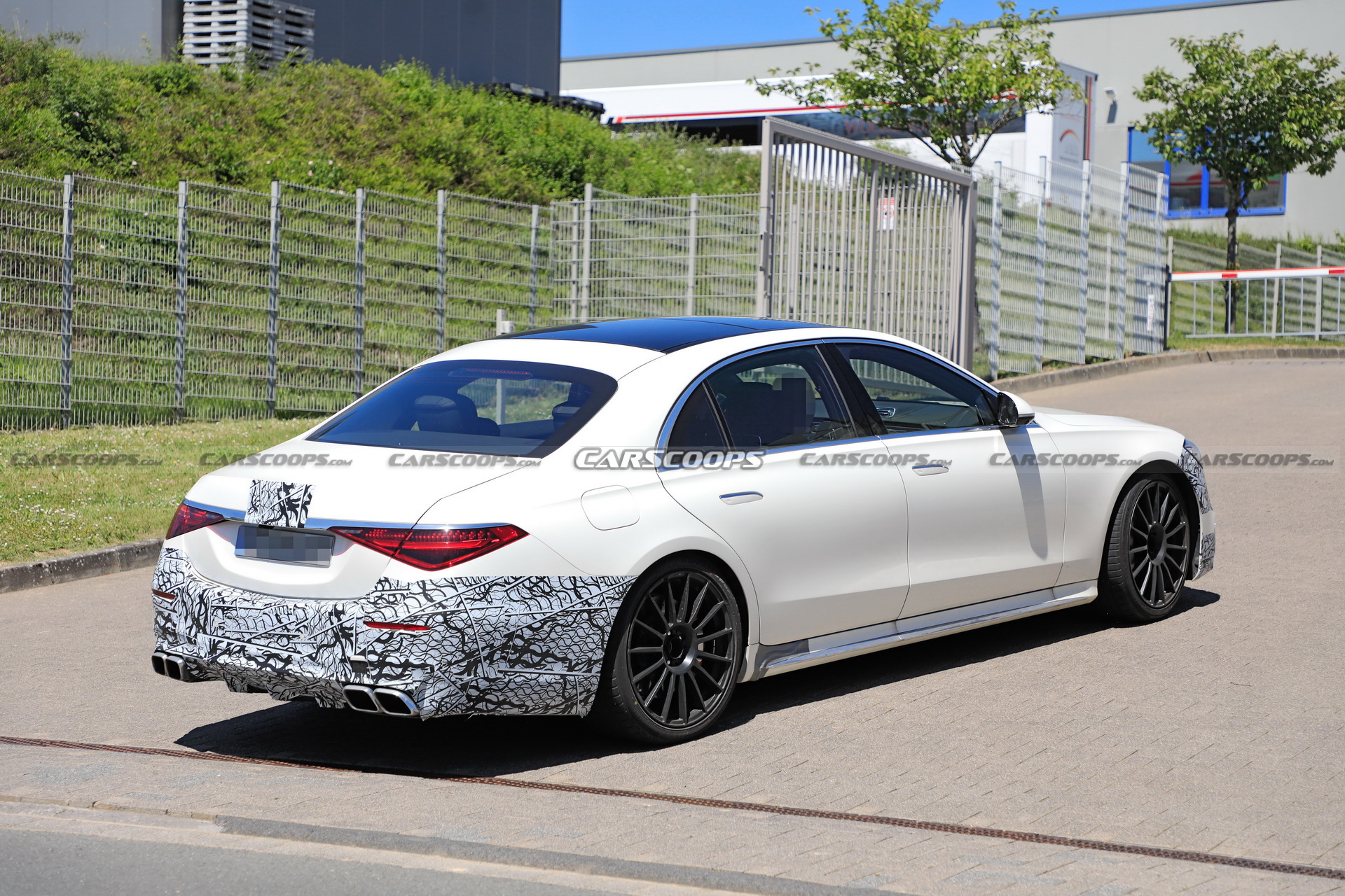 2022 Mercedes-AMG S63e Looks Mean As Hell In Latest Spy Shots