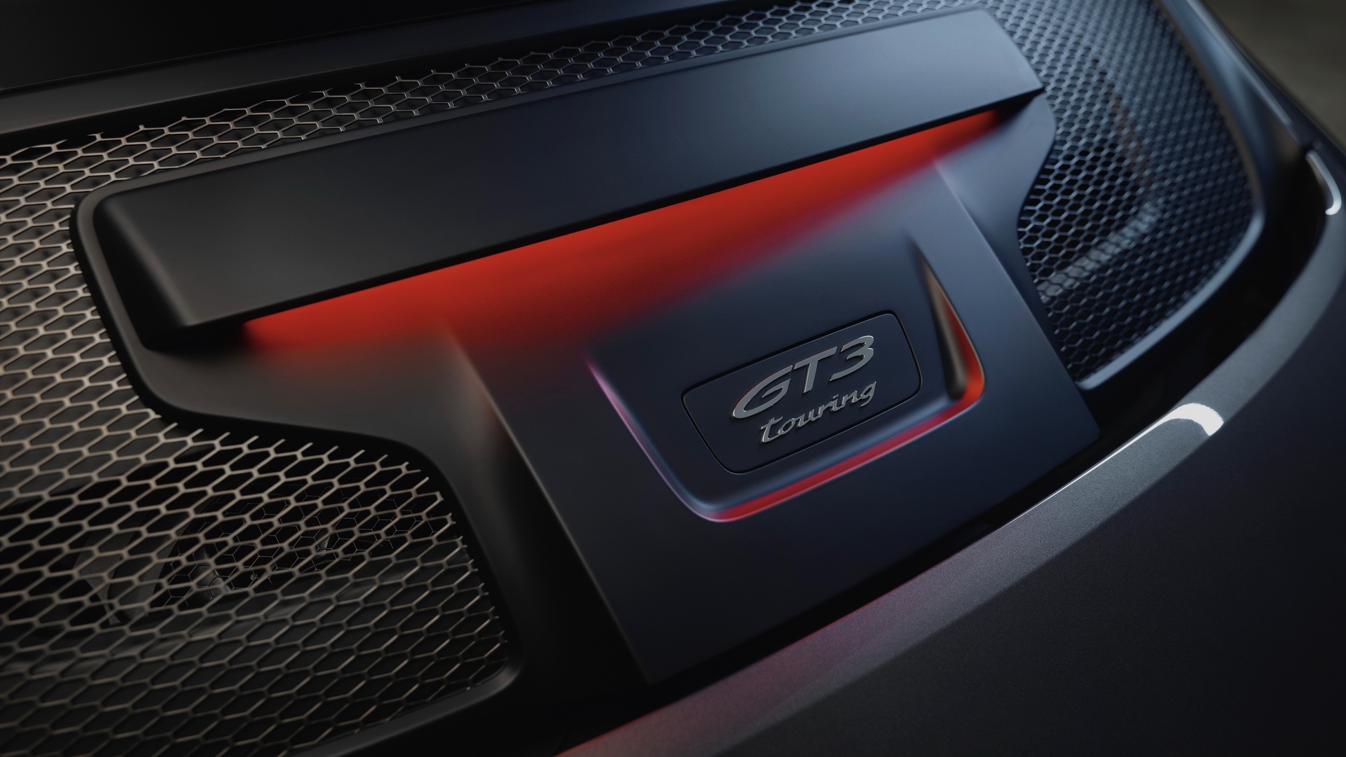 2022 Porsche 911 GT3 Touring Drops Flamboyant Rear Wing, Keeps Manual