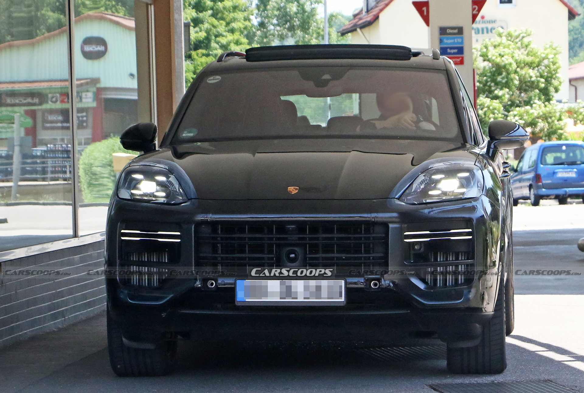 2022 Porsche Cayenne Facelift Shows Off New Infotainment With Bigger Display