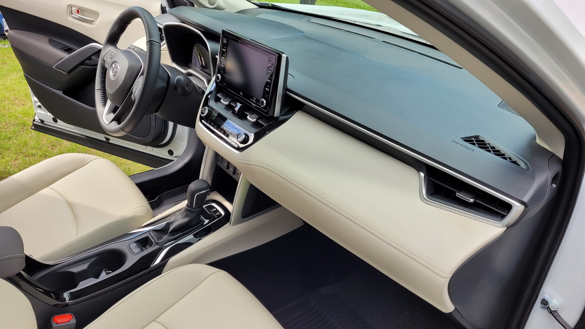 Toyota Brings 2022 Corolla Cross To U.S. To Slot Between The C-HR And RAV4, Hybrid To Follow (Live Pics)