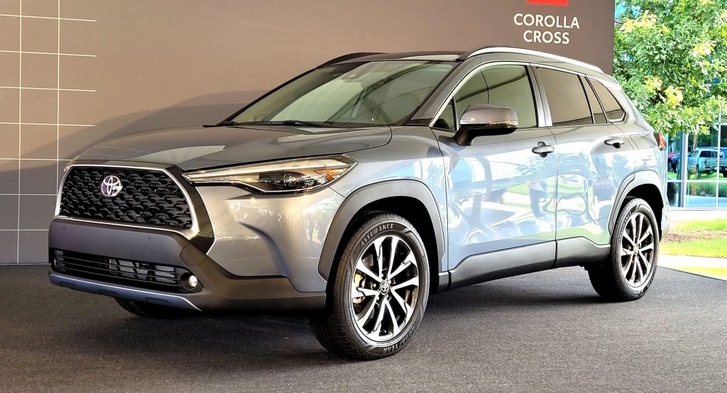  Toyota Brings 2022 Corolla Cross To U.S. To Slot Between The C-HR And RAV4, Hybrid To Follow (Live Pics)