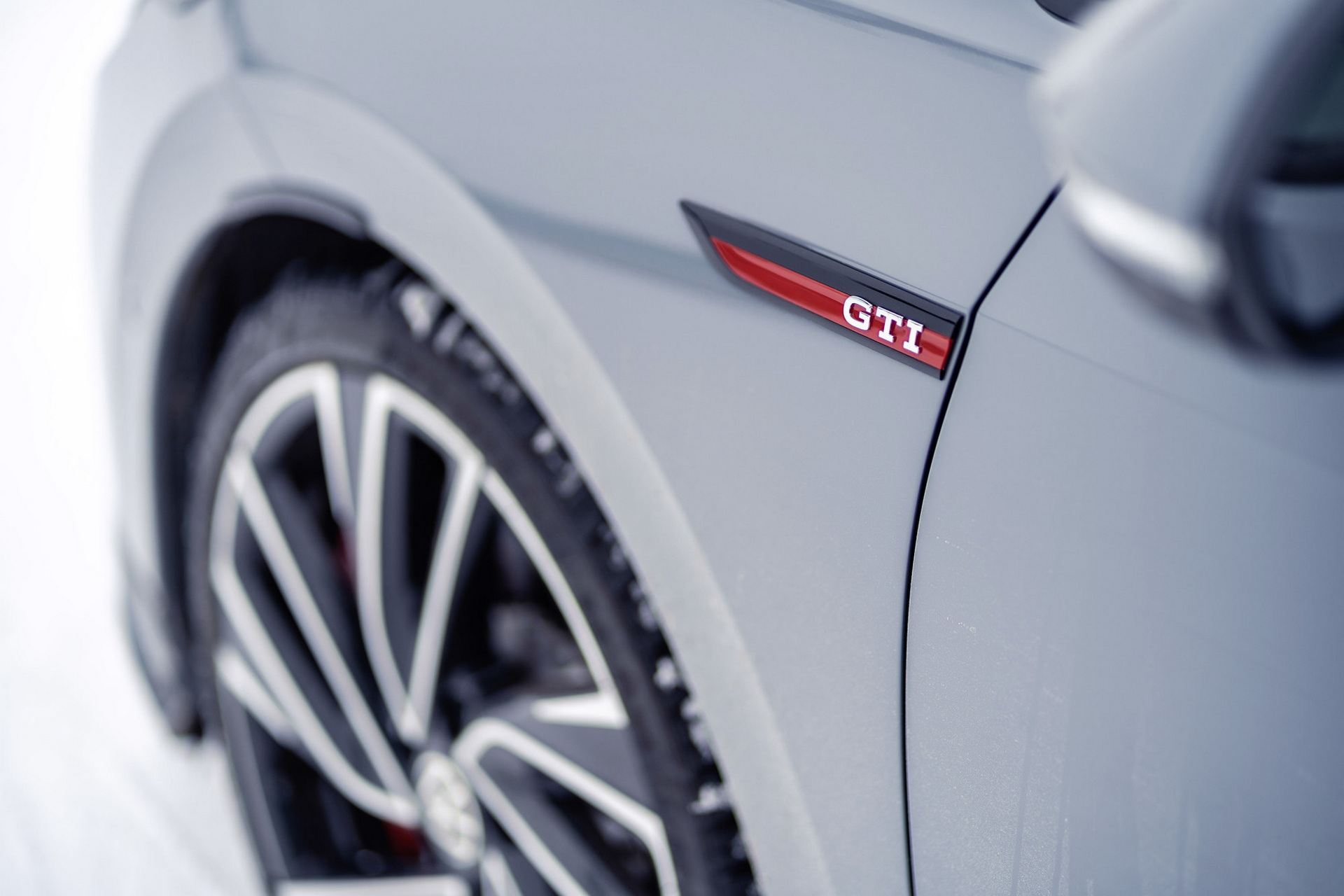 The 2022 Golf R Gets An F1-Style Rev Counter And An M-Style R Button