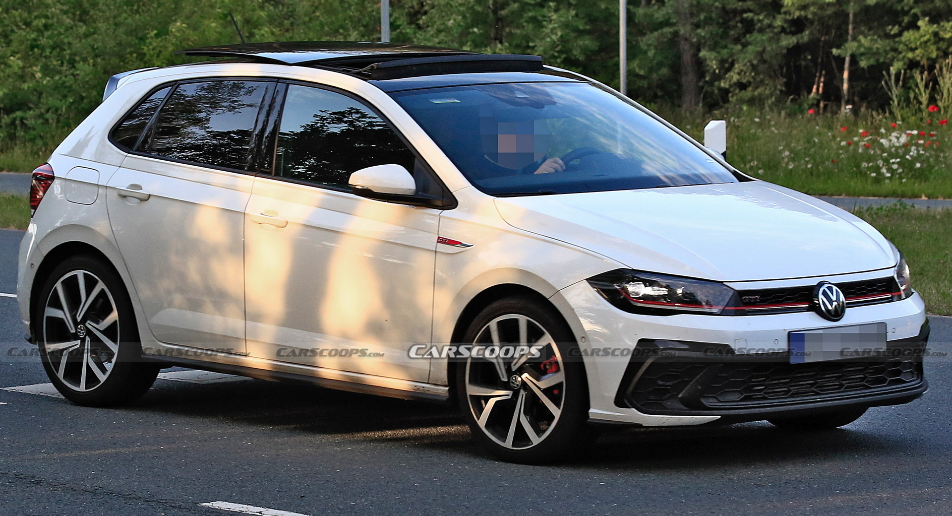 progressief waarde slim 2022 Volkswagen Polo GTI Spotted With Almost No Camo Ahead Of Imminent  Reveal | Carscoops