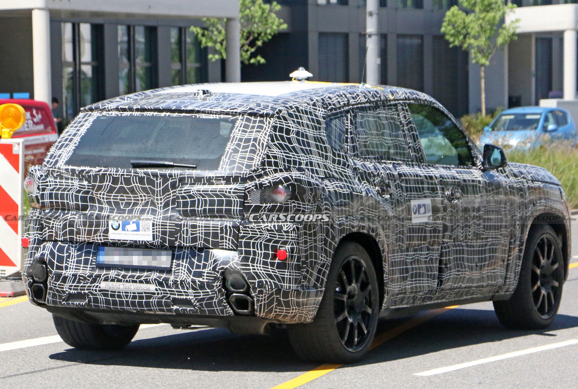 Check Out The 2023 BMW X8 Super-Sized Coupe-SUV’s Stacked Exhaust Pipes