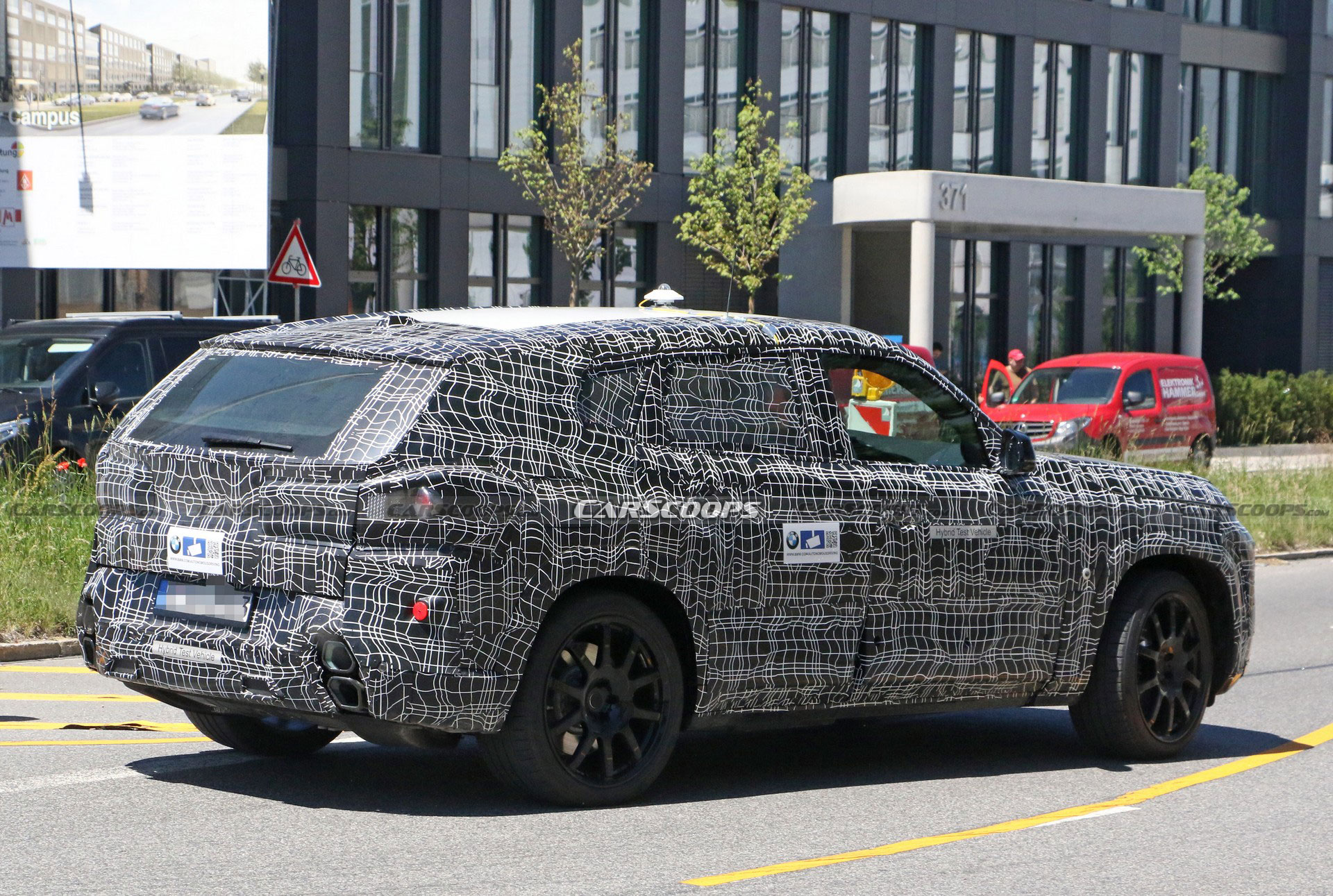 Check Out The 2023 BMW X8 Super-Sized Coupe-SUV’s Stacked Exhaust Pipes