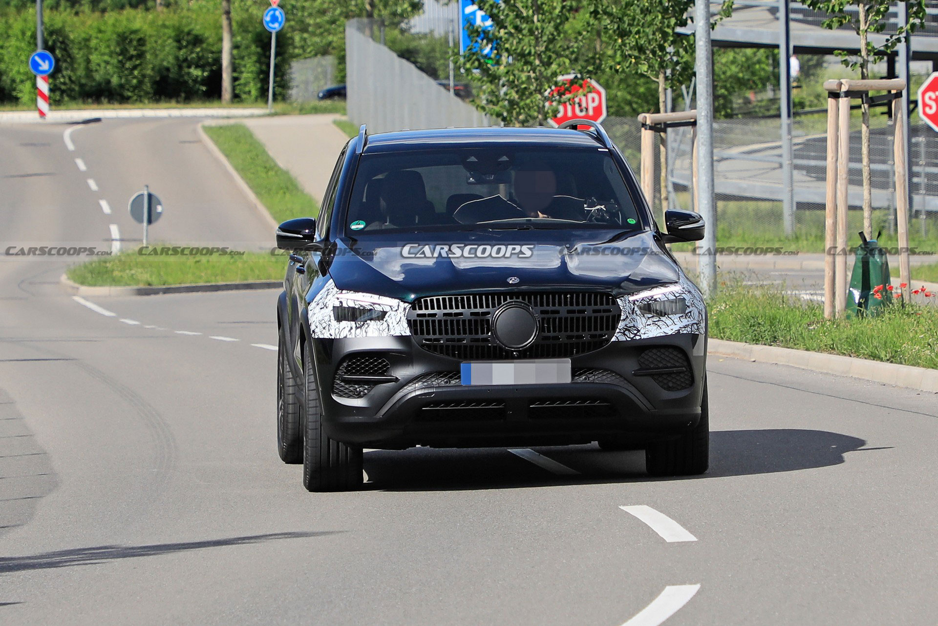 2023 Mercedes GLE Spied For The First Time, Will Be Getting A Minor Facelift