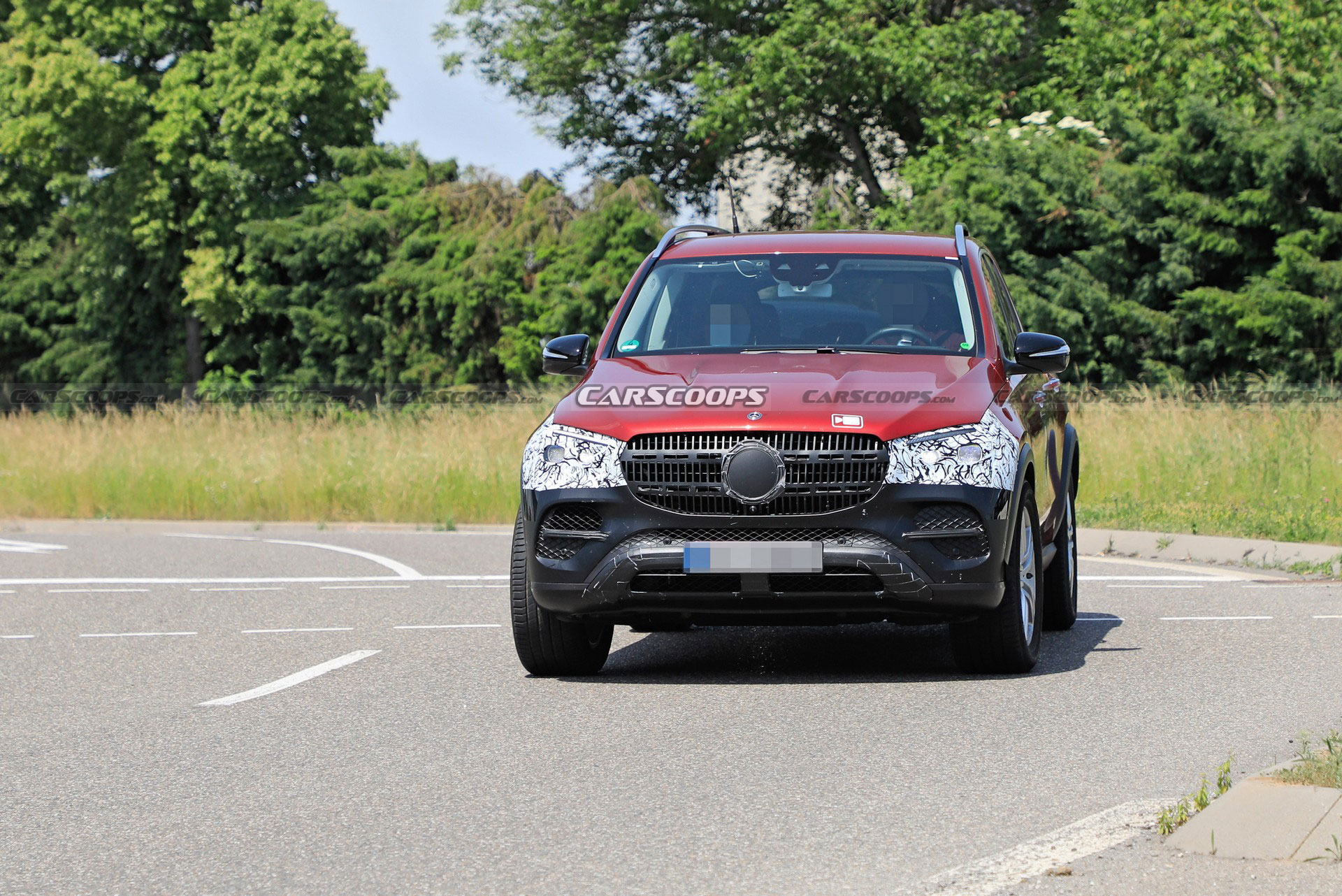2023 Mercedes GLE Spied For The First Time, Will Be Getting A Minor Facelift