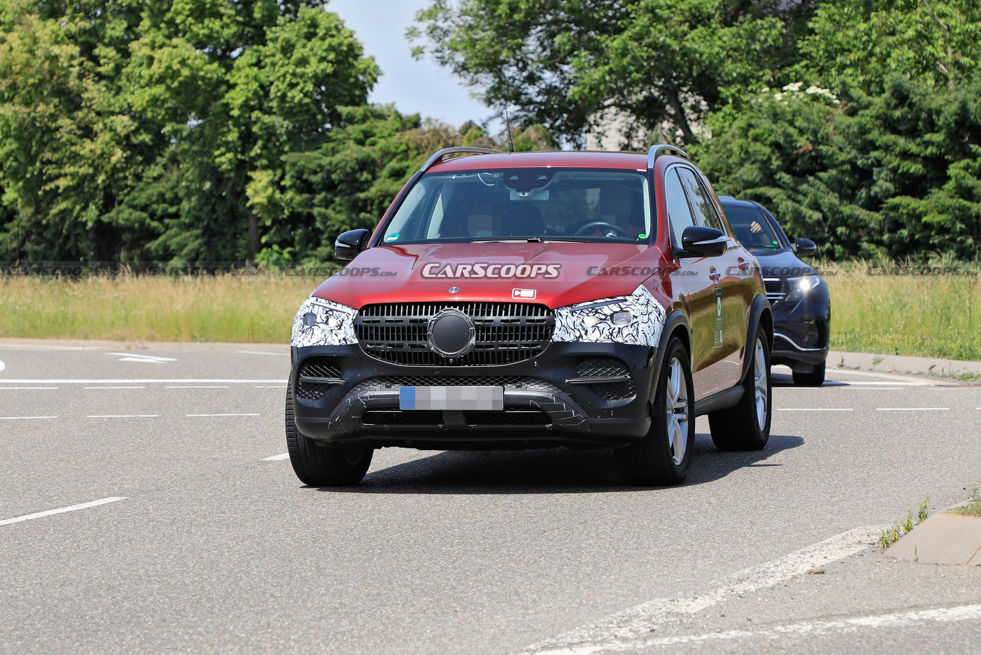 2023 Mercedes GLE Spied For The First Time, Will Be Getting A Minor Facelift