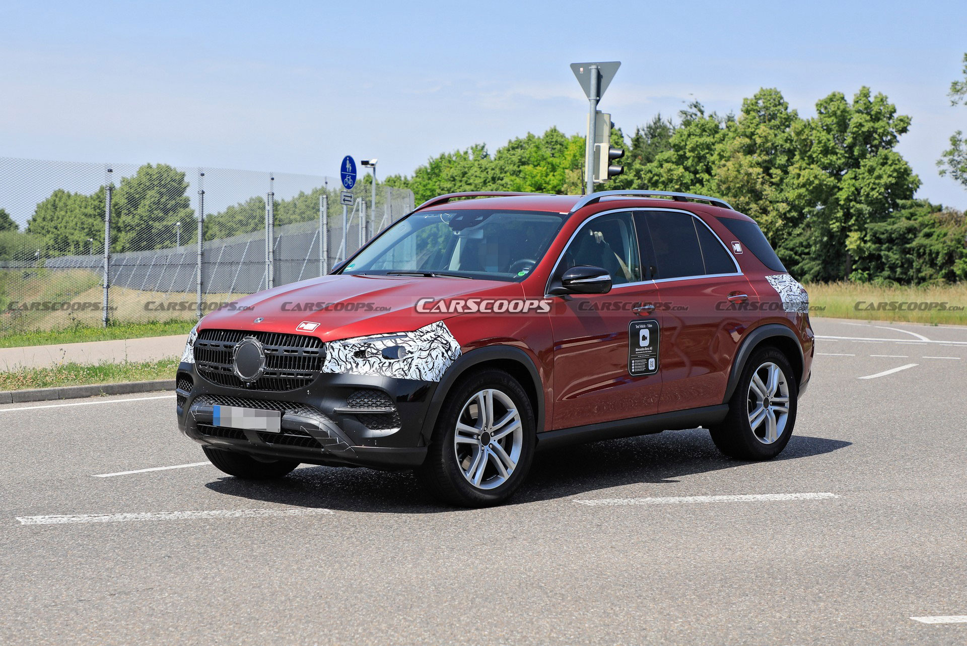 2023 Mercedes GLE Spied For The First Time, Will Be Getting A Minor Facelift