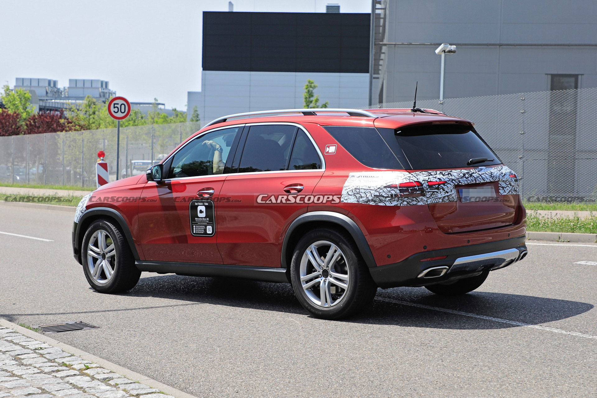 2023 Mercedes GLE Spied For The First Time, Will Be Getting A Minor Facelift