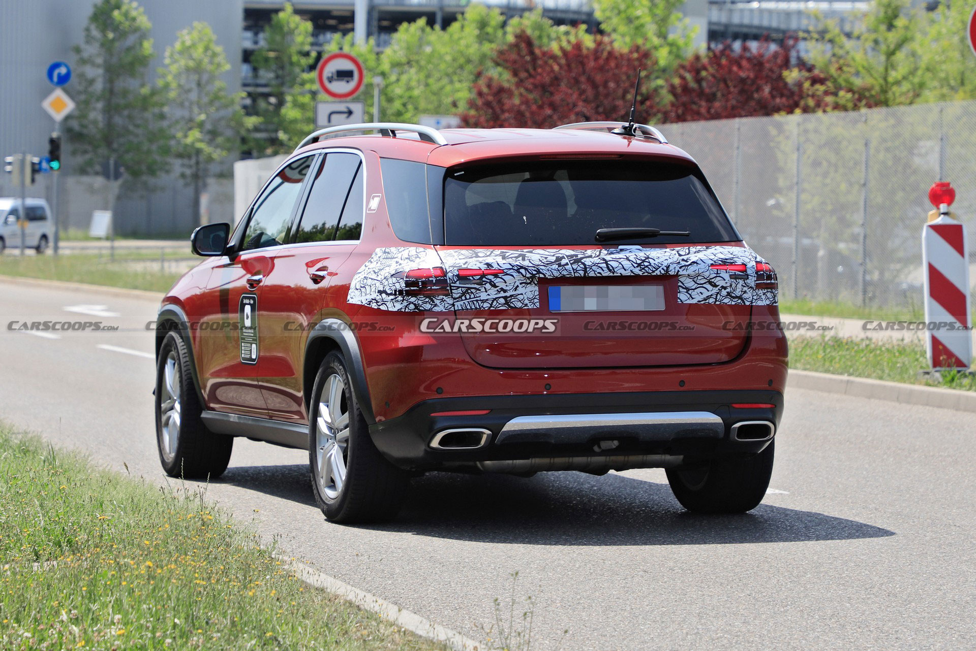 2023 Mercedes GLE Spied For The First Time, Will Be Getting A Minor Facelift