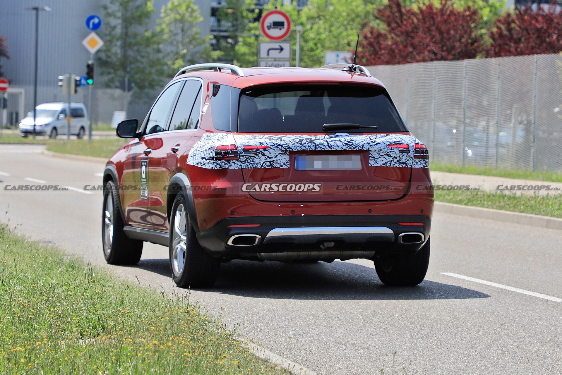 2023 Mercedes GLE Spied For The First Time, Will Be Getting A Minor Facelift