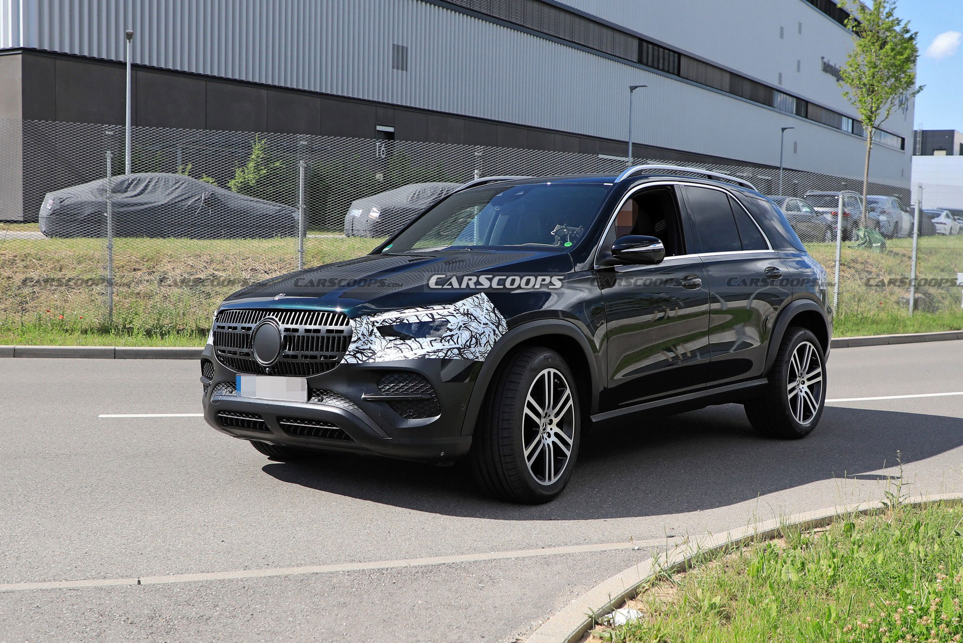 2023 Mercedes GLE Spied For The First Time, Will Be Getting A Minor Facelift